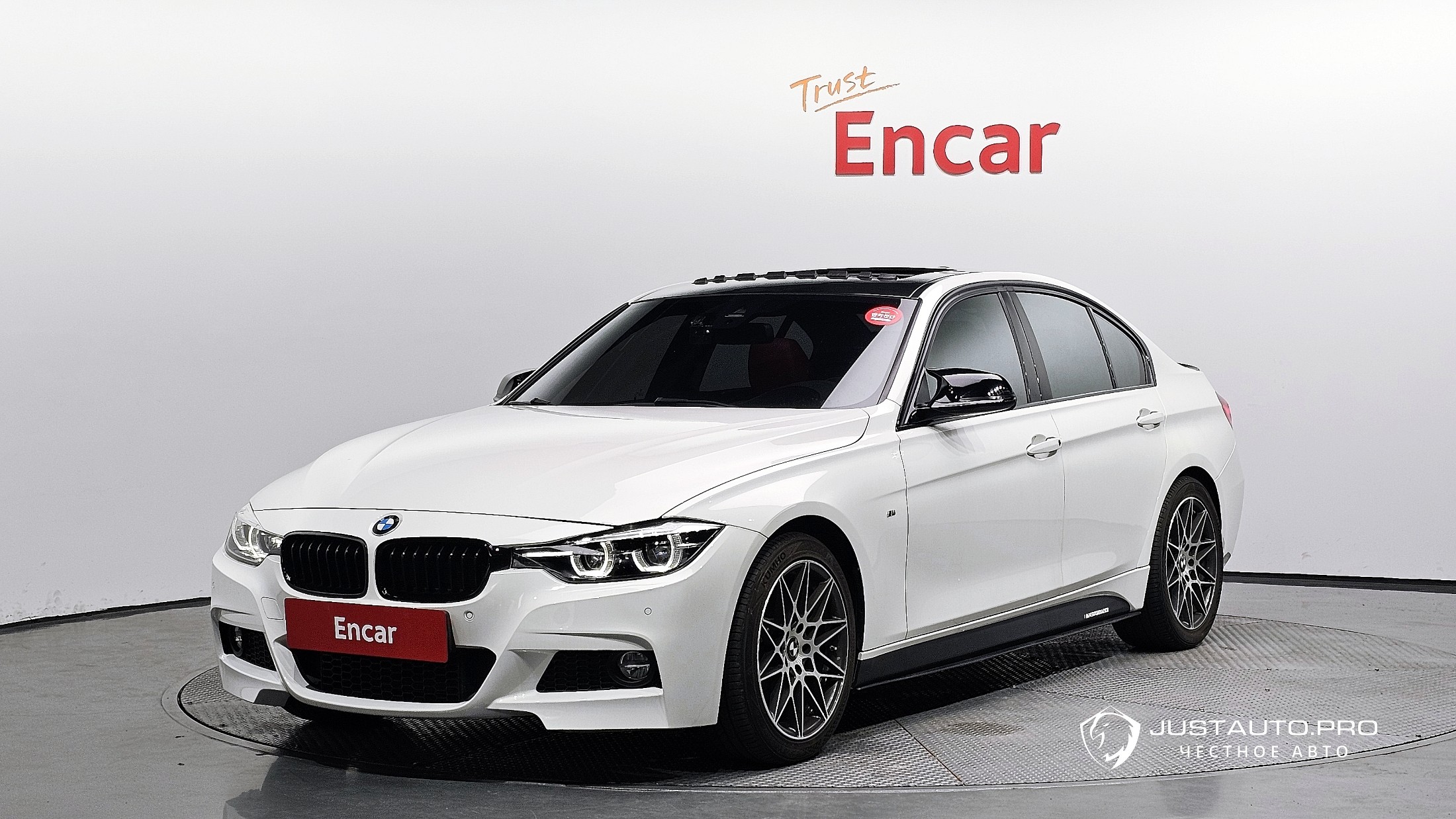 Автомобиль BMW 3-Series