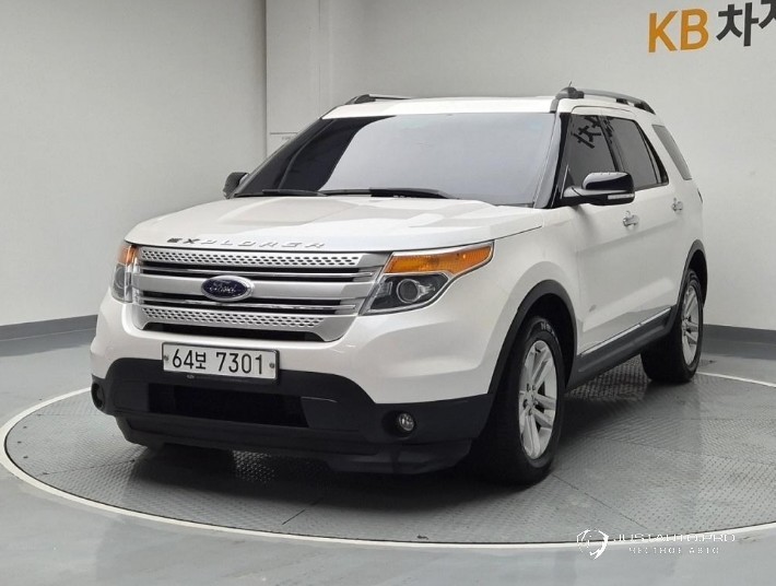 Автомобиль Ford Explorer