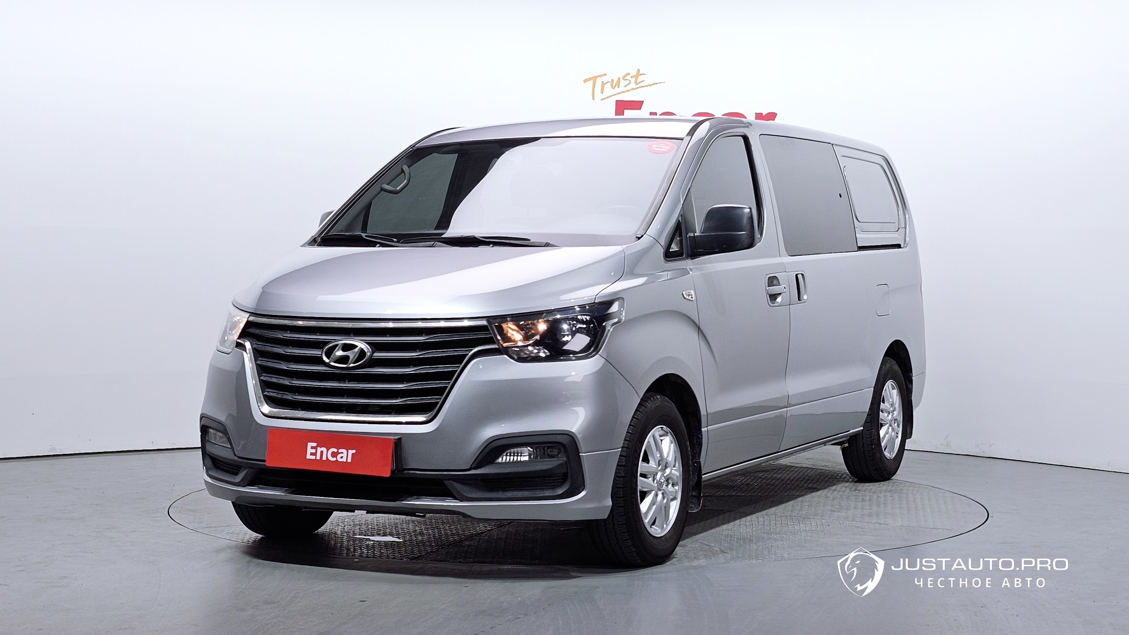 Автомобиль Hyundai Starex