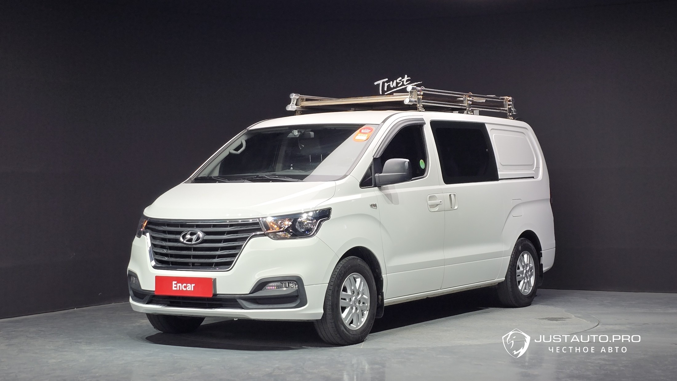 Автомобиль Hyundai Starex