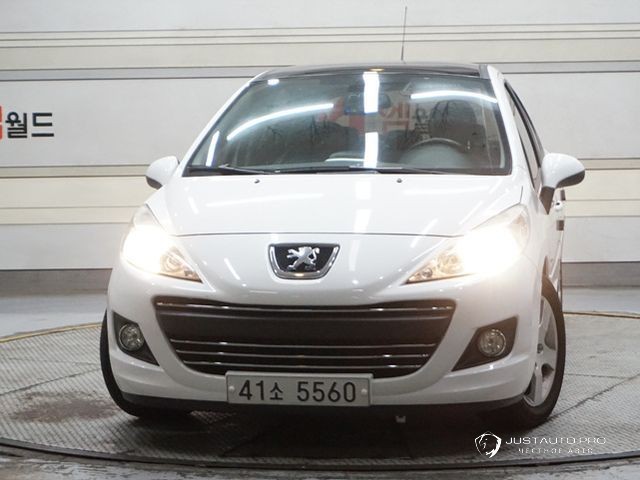 Автомобиль Peugeot 207