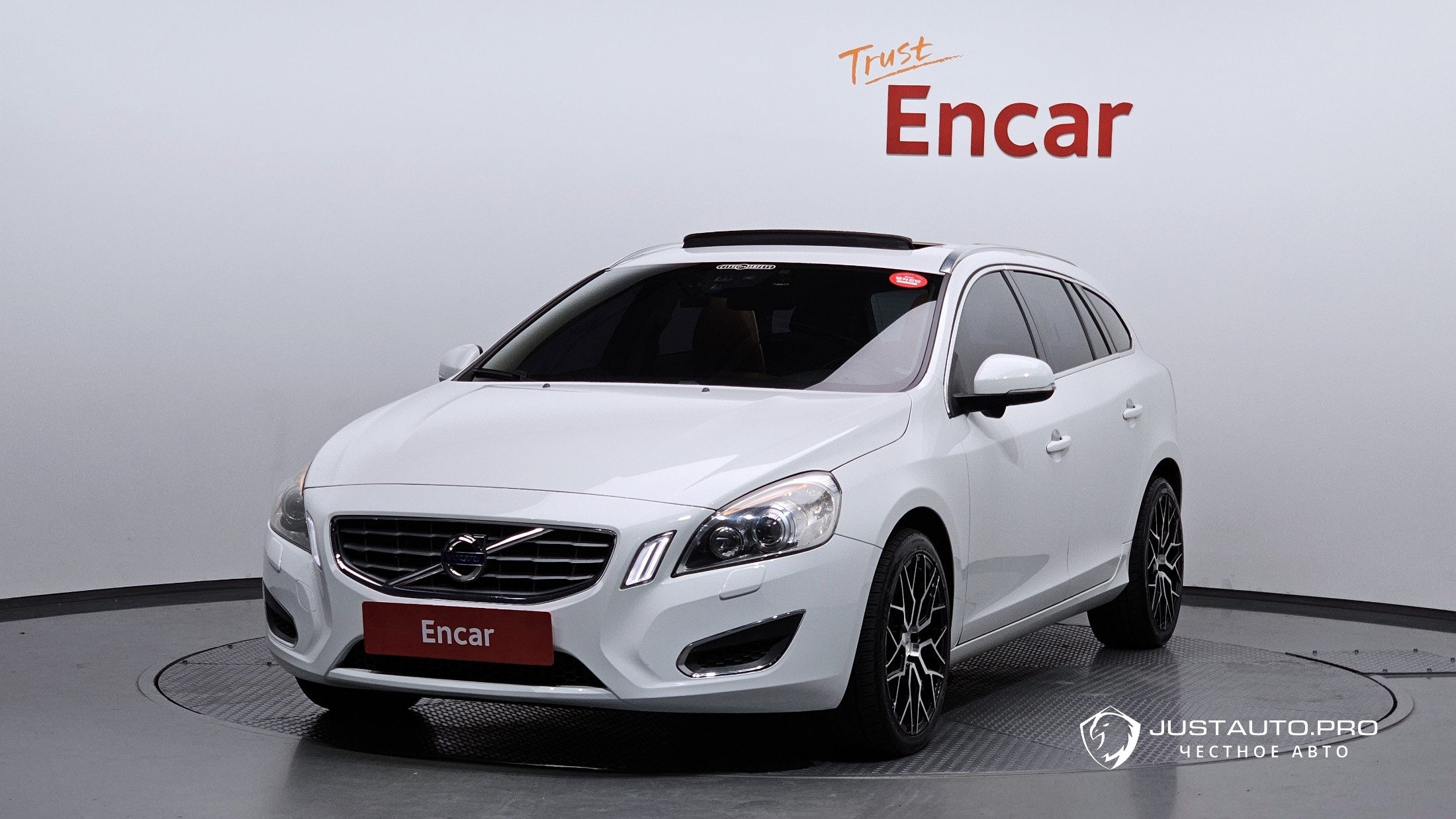 Автомобиль Volvo V60