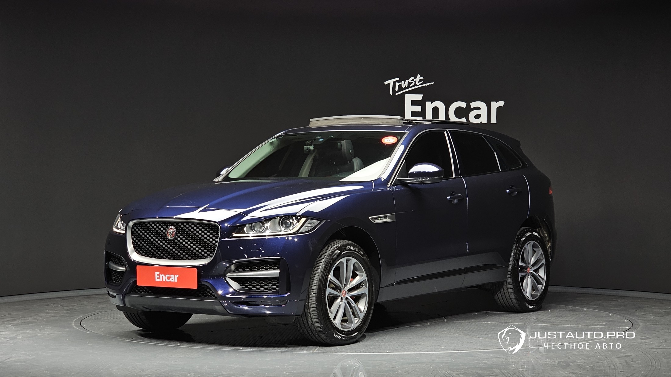 Автомобиль Jaguar F-PACE