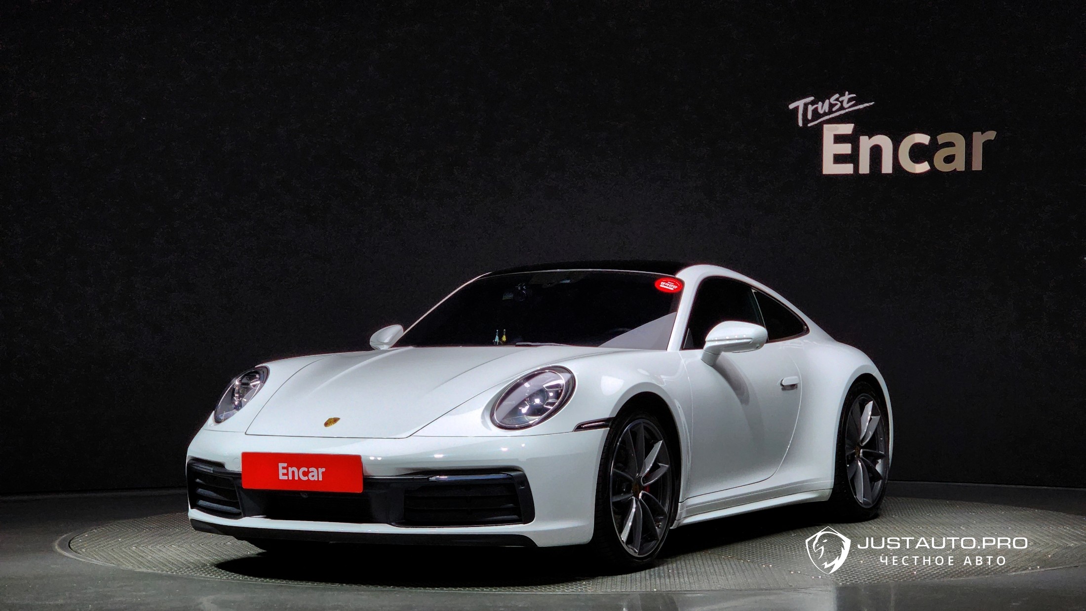 Автомобиль Porsche 911