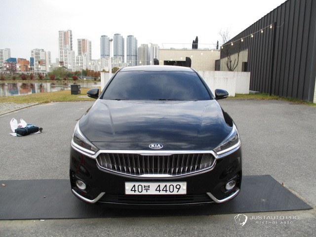 Автомобиль Kia K7