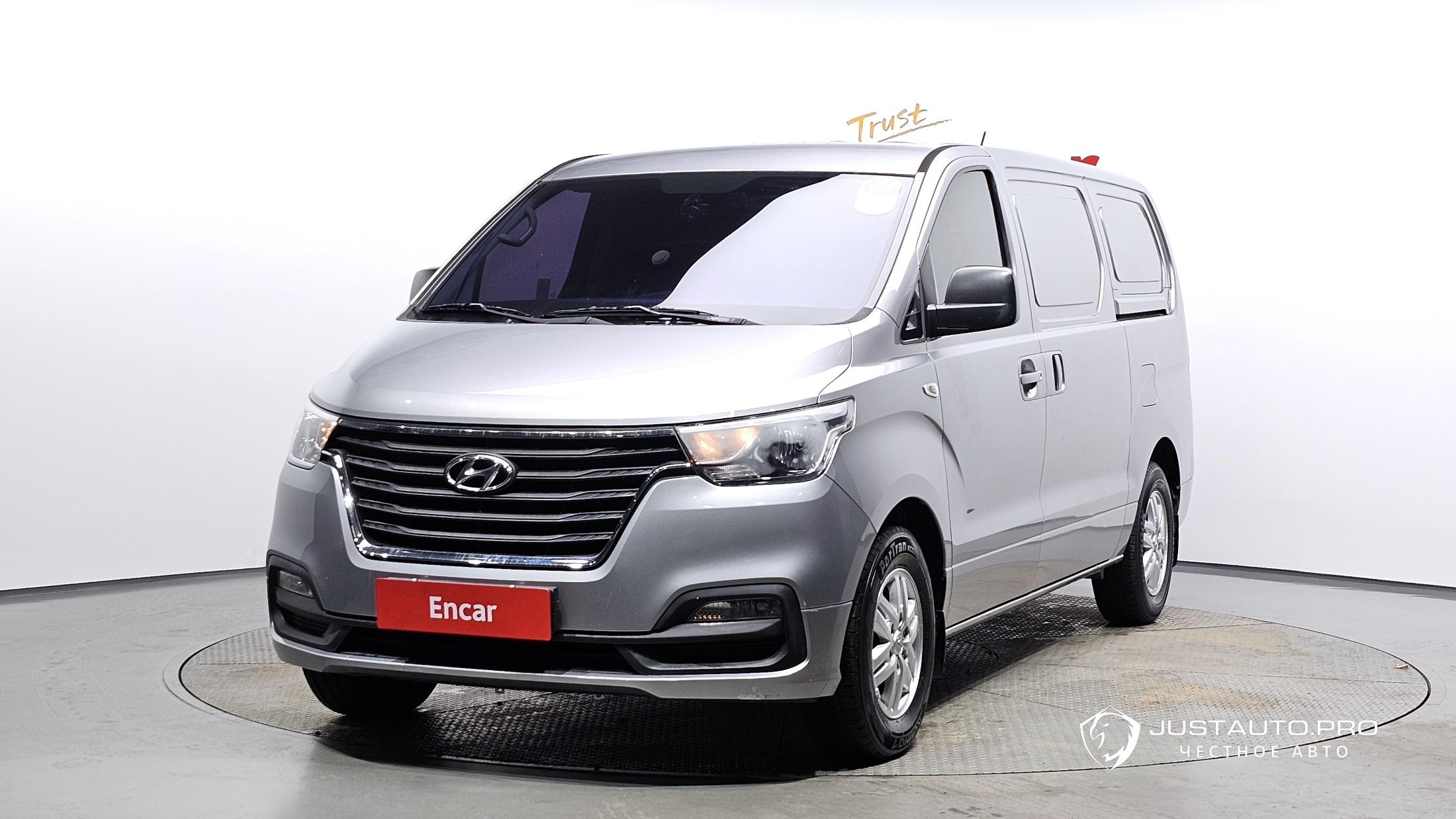 Автомобиль Hyundai Starex