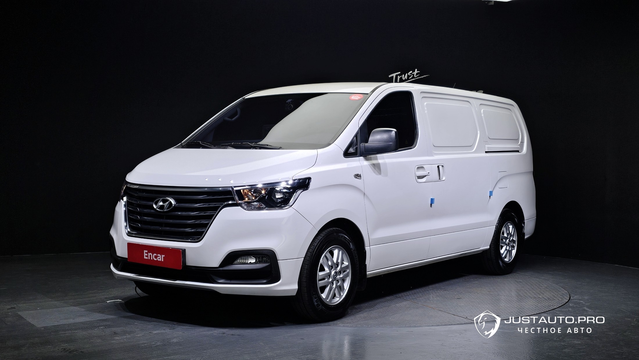 Автомобиль Hyundai Starex