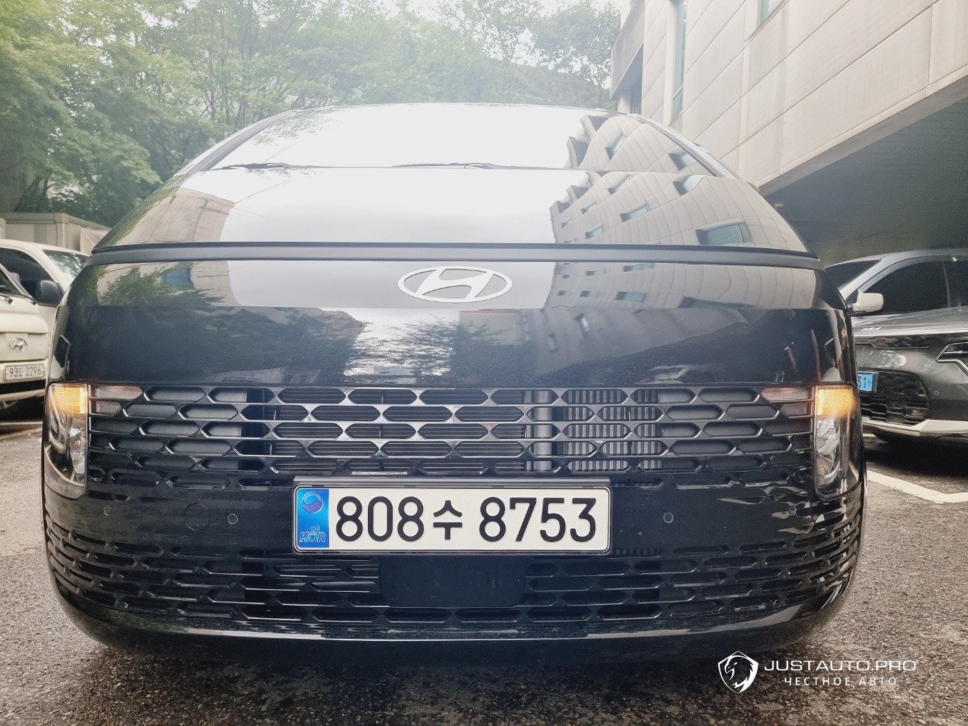 Автомобиль Hyundai Staria