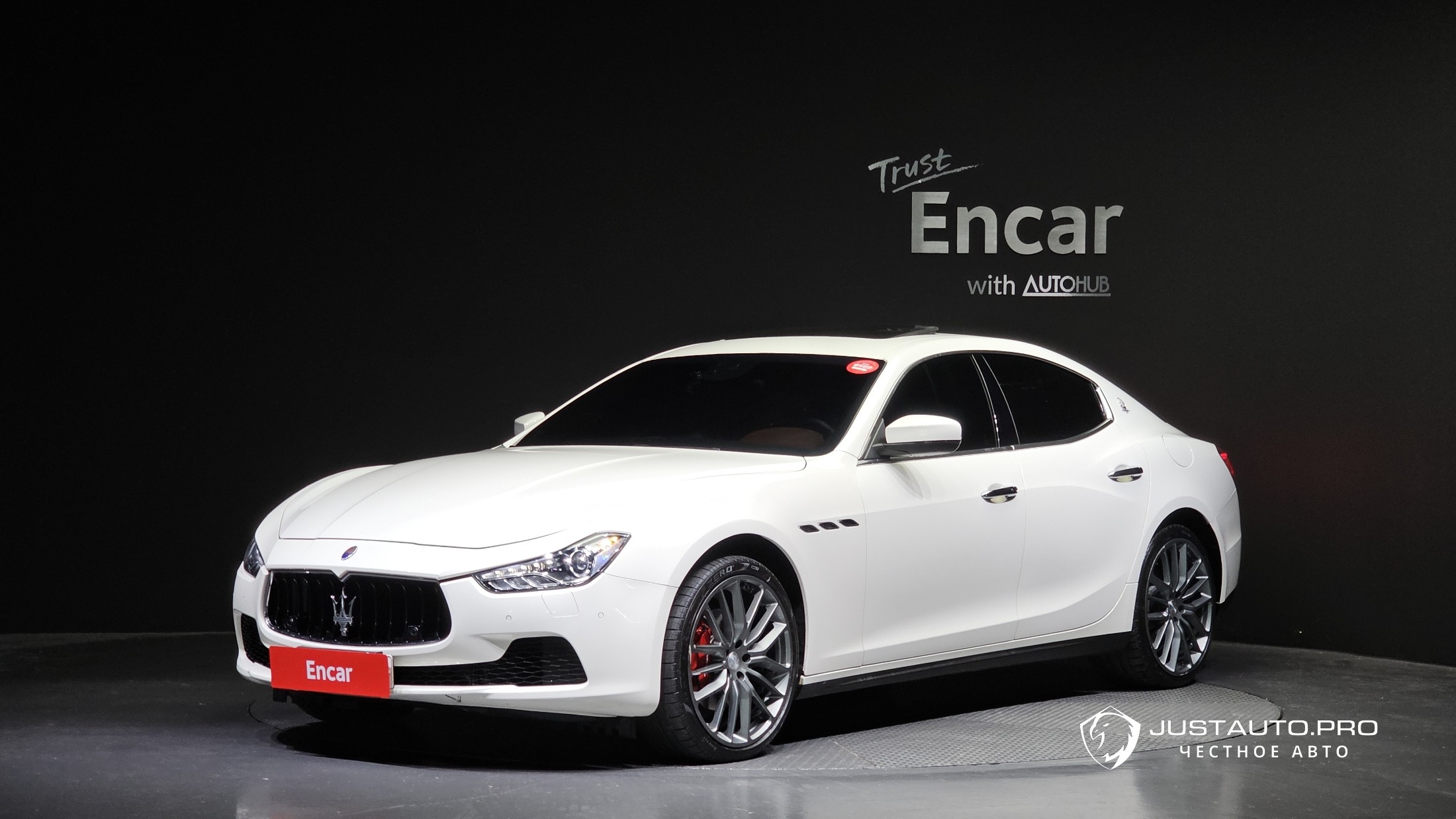 Автомобиль Maserati Ghibli