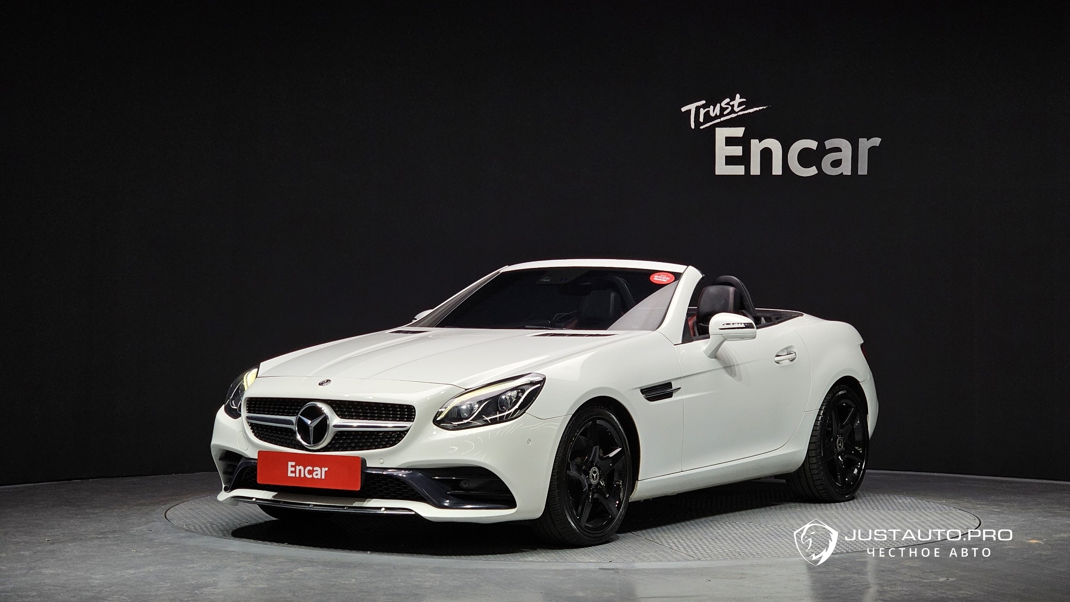 Автомобиль Mercedes-Benz SLC-Class