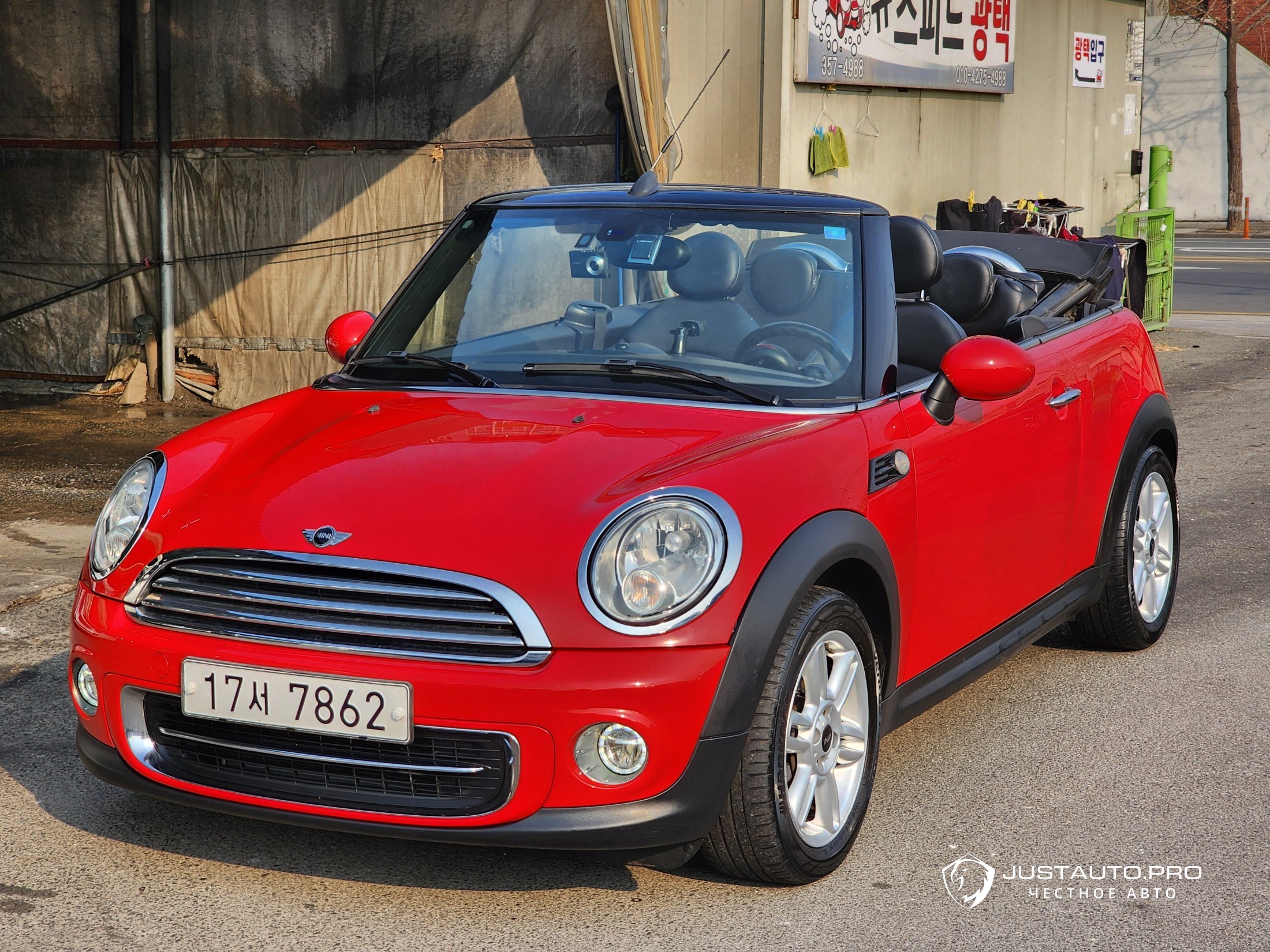 Автомобиль Mini Cooper Convertible