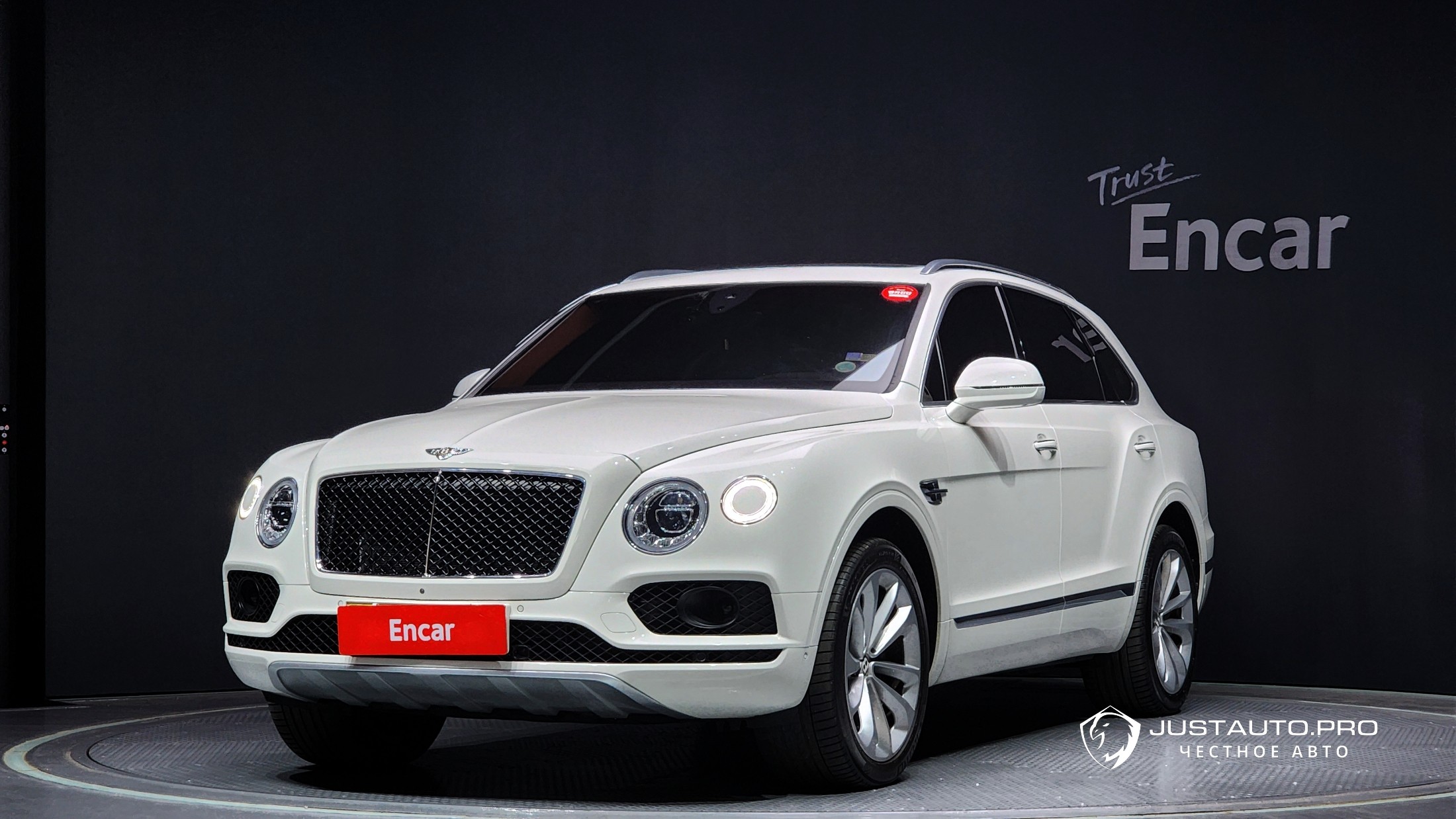 Автомобиль Bentley Bentayga