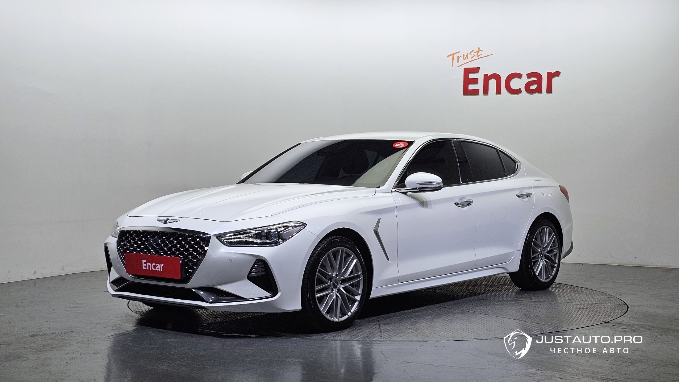 Автомобиль Genesis G70