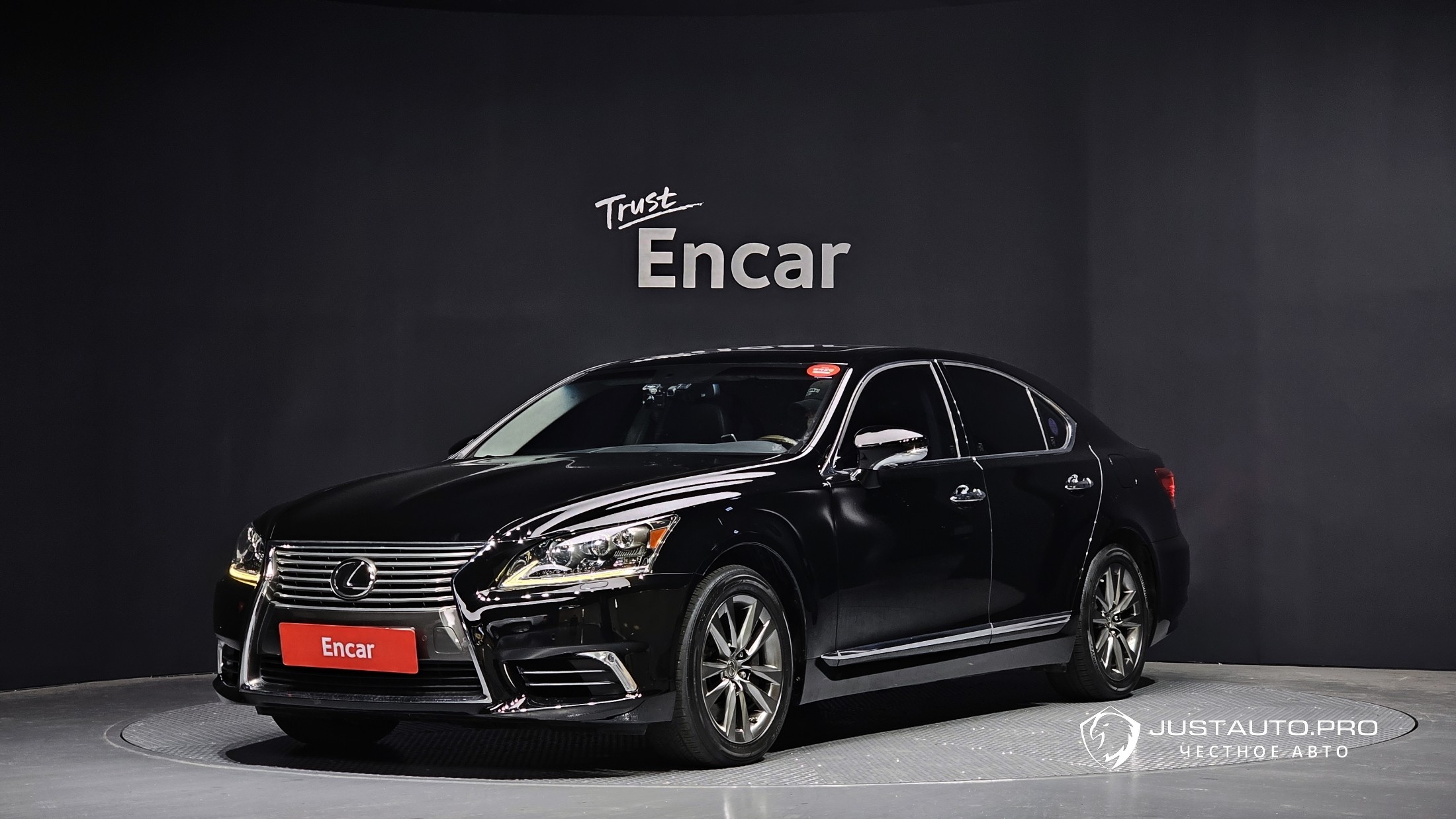 Автомобиль Lexus LS