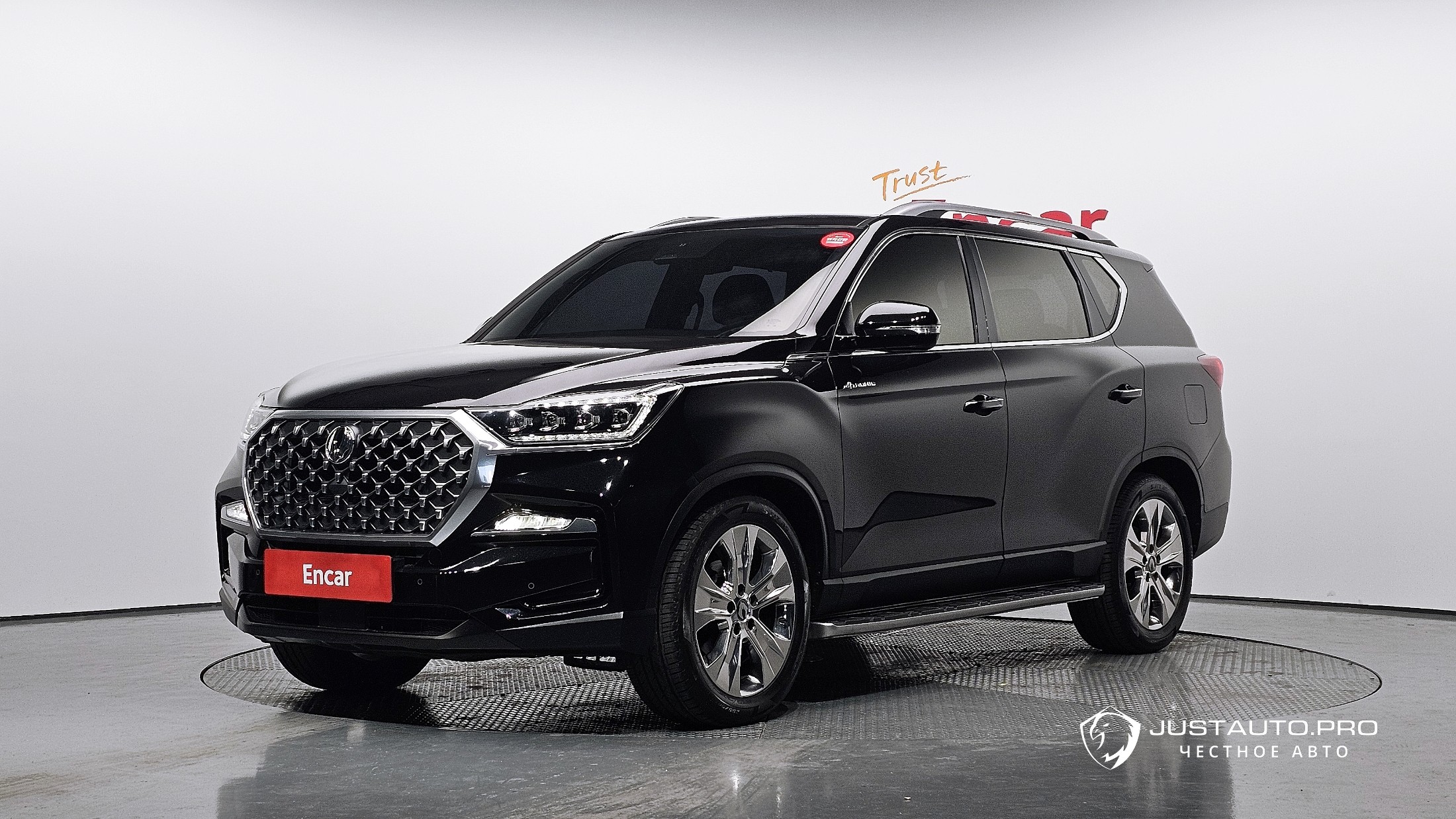 Автомобиль KG_Mobility_Ssangyong Rexton