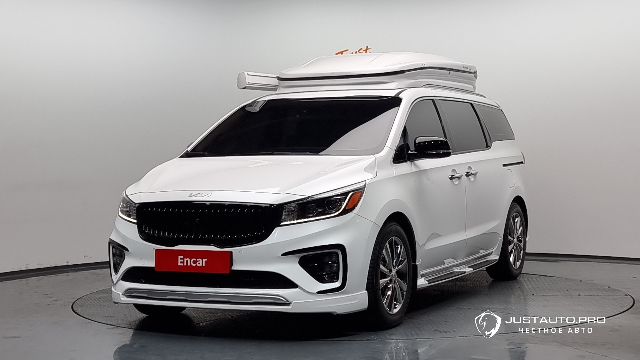 Автомобиль Kia Canival
