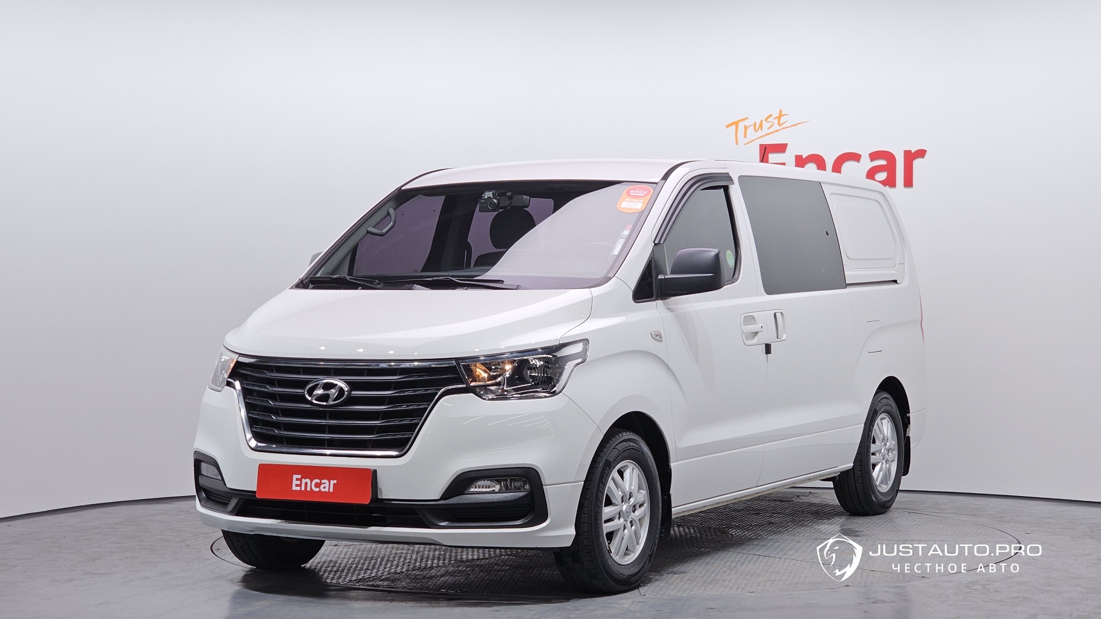 Автомобиль Hyundai Starex