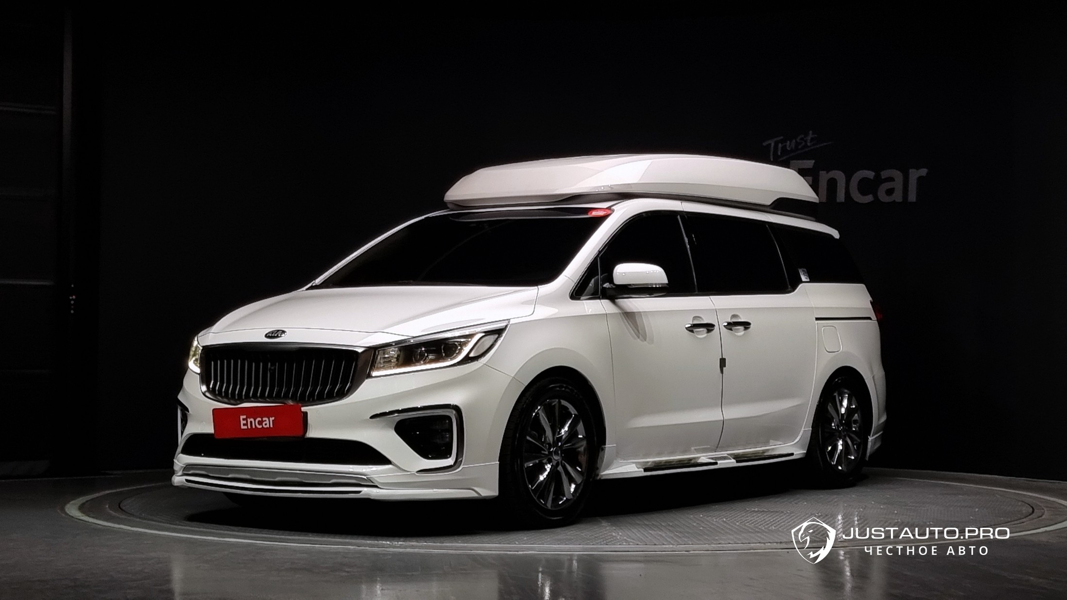 Автомобиль Kia Canival