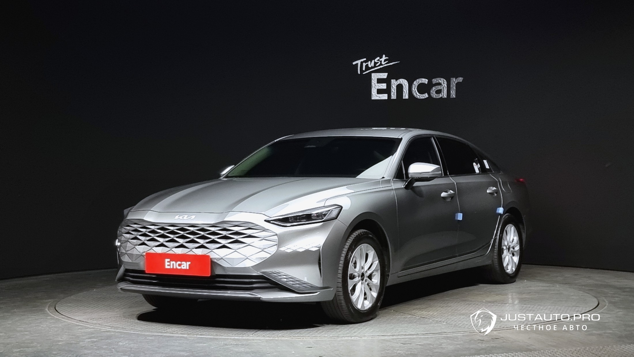 Автомобиль Kia K8