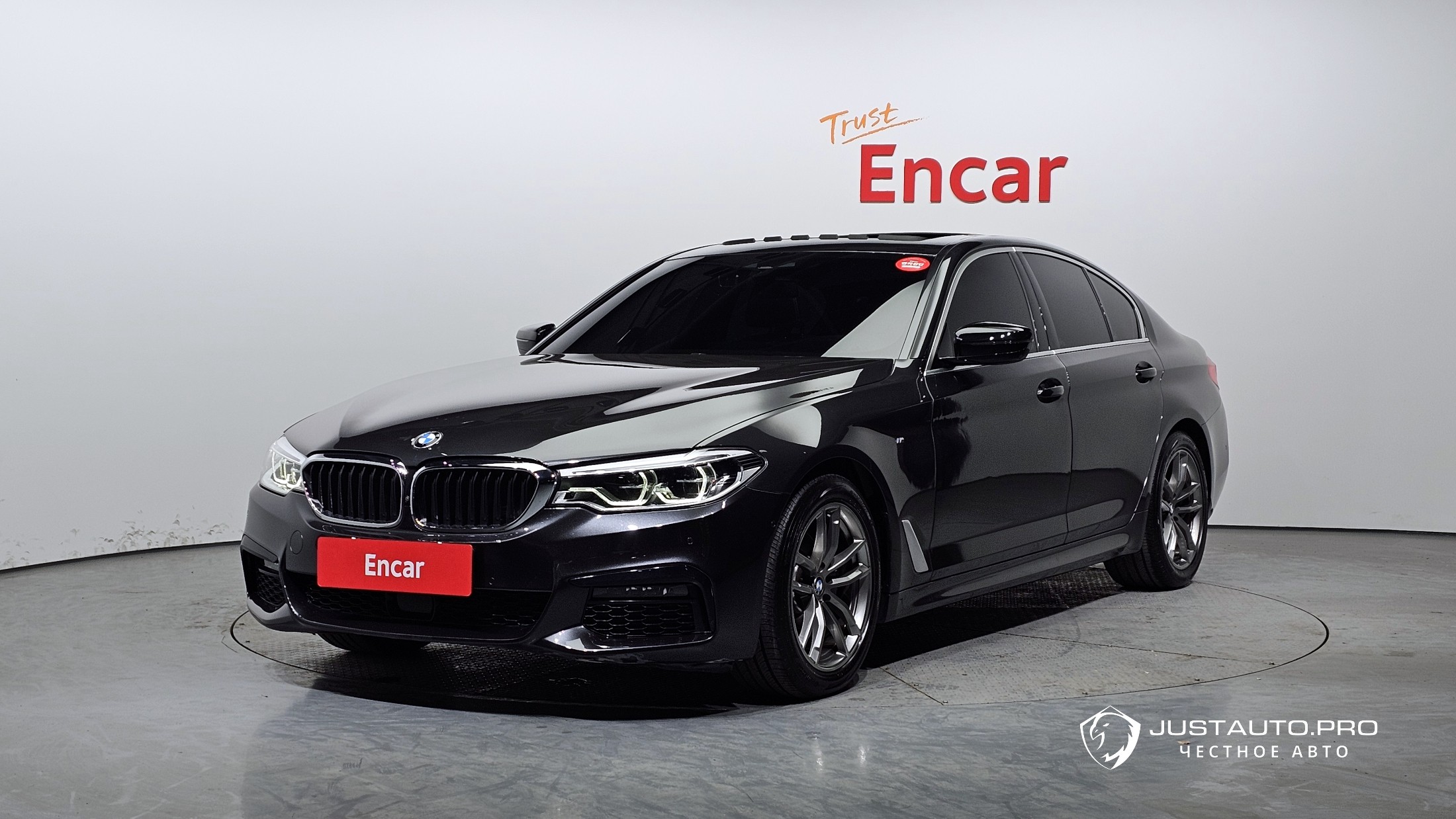 Автомобиль BMW 5-Series