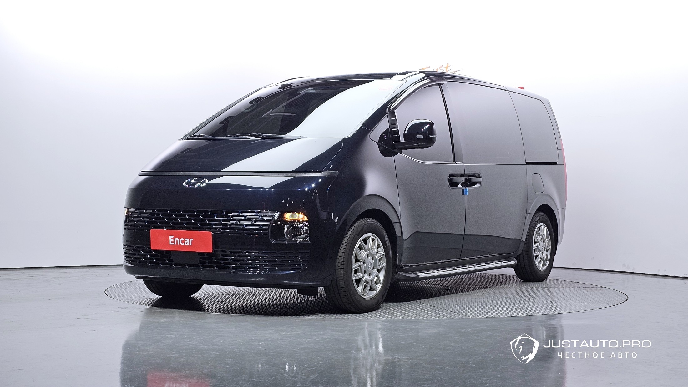 Автомобиль Hyundai Staria