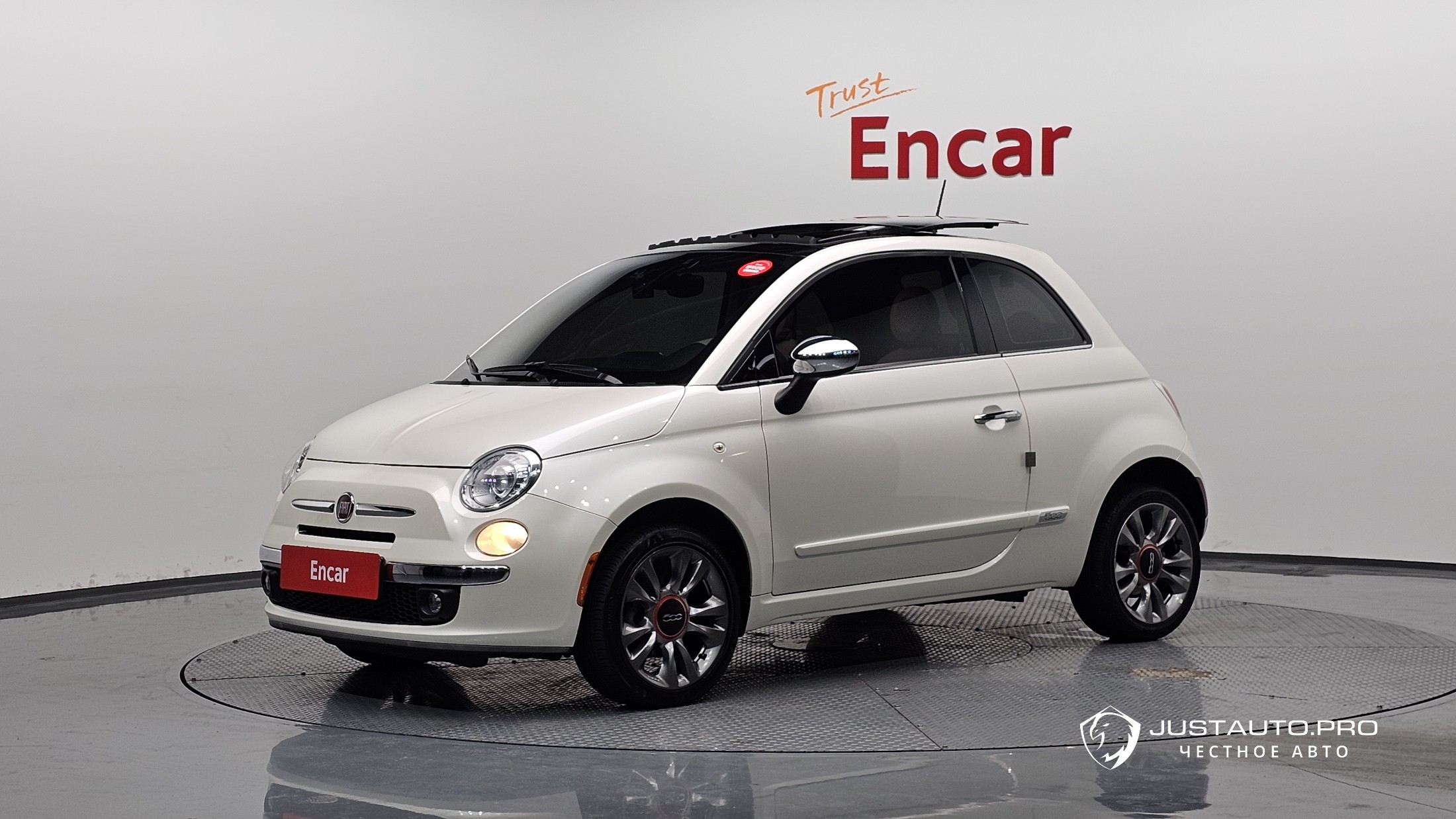 Автомобиль Fiat 500