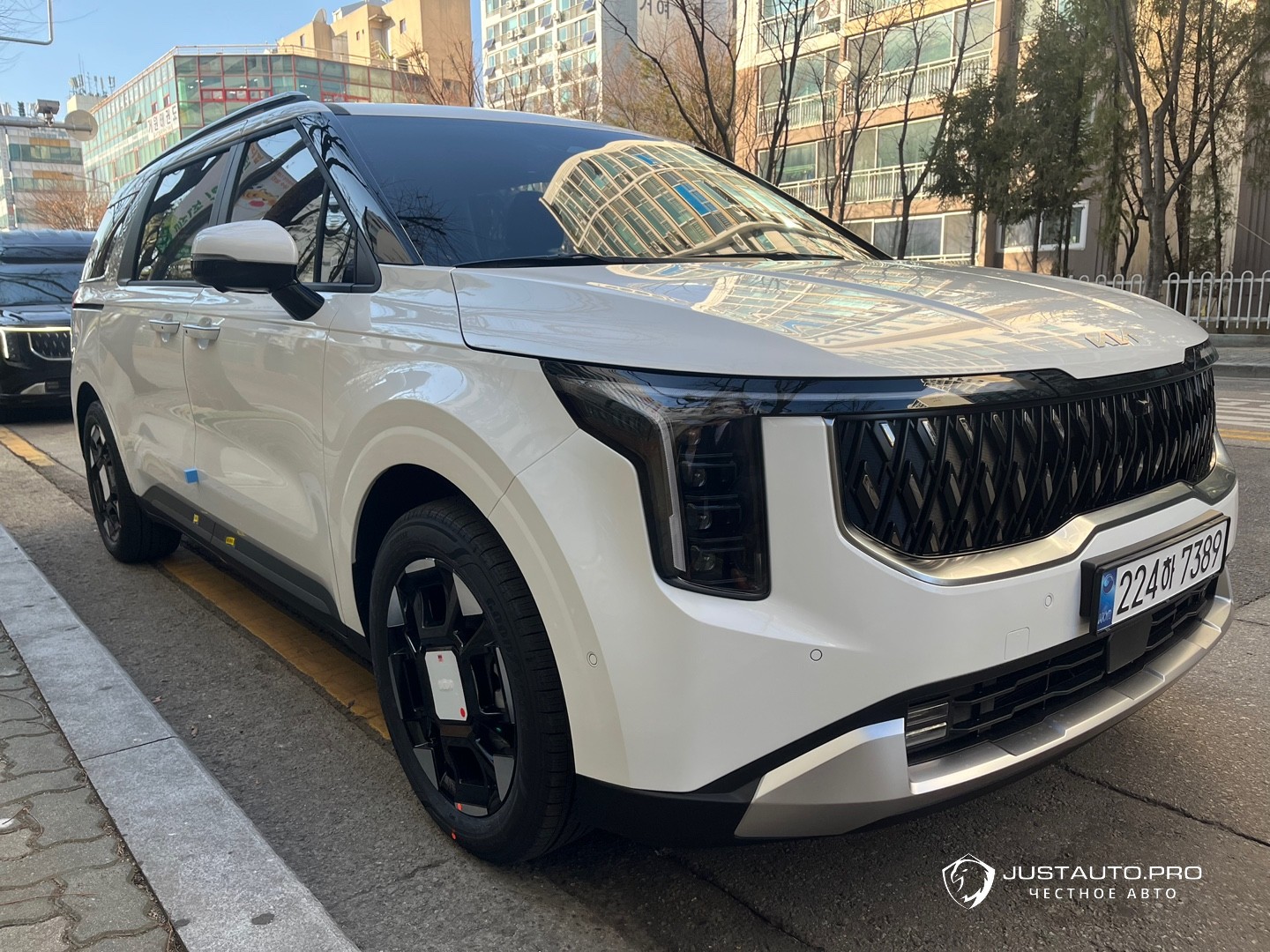 Автомобиль Kia Canival