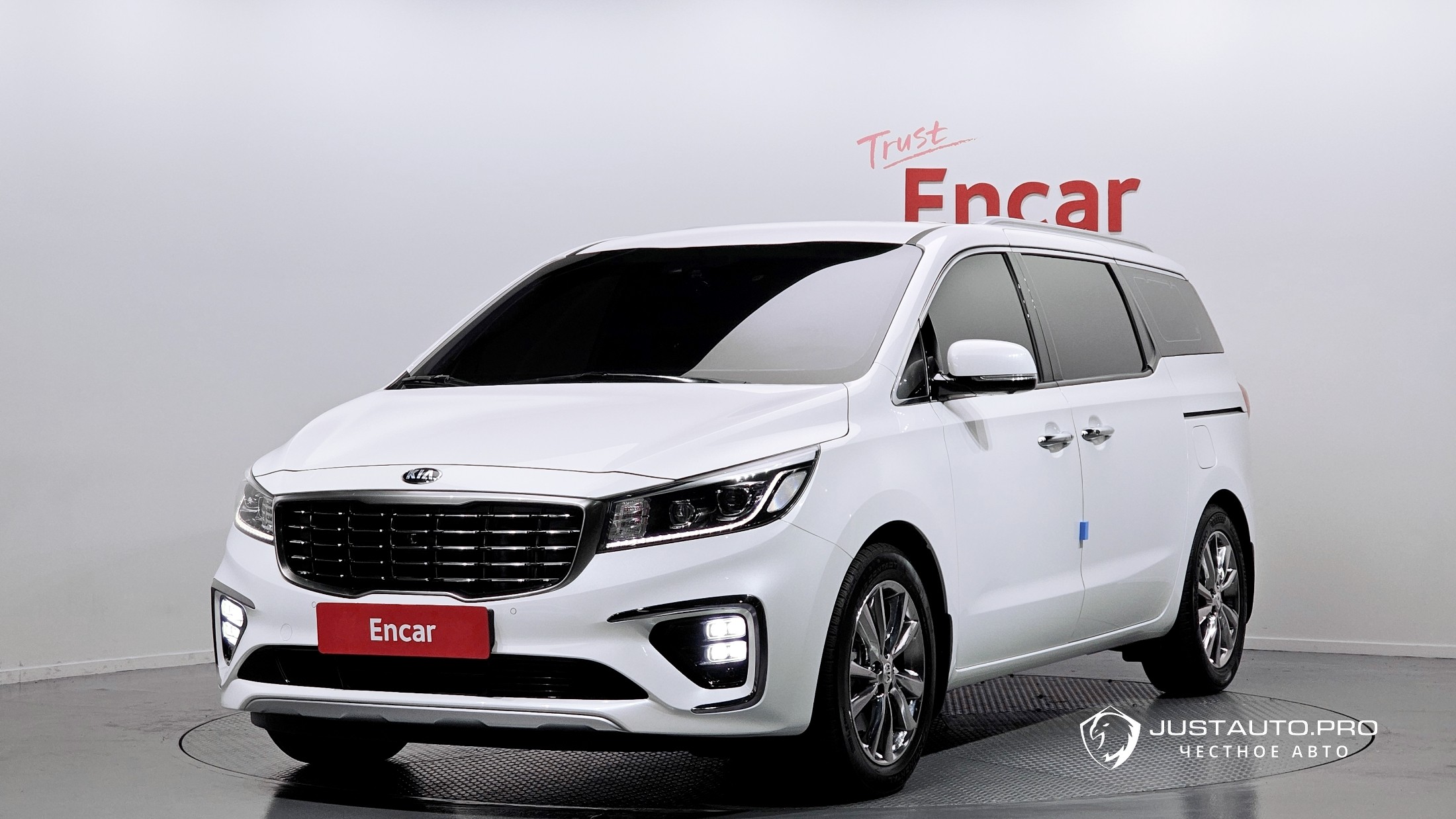 Автомобиль Kia Canival