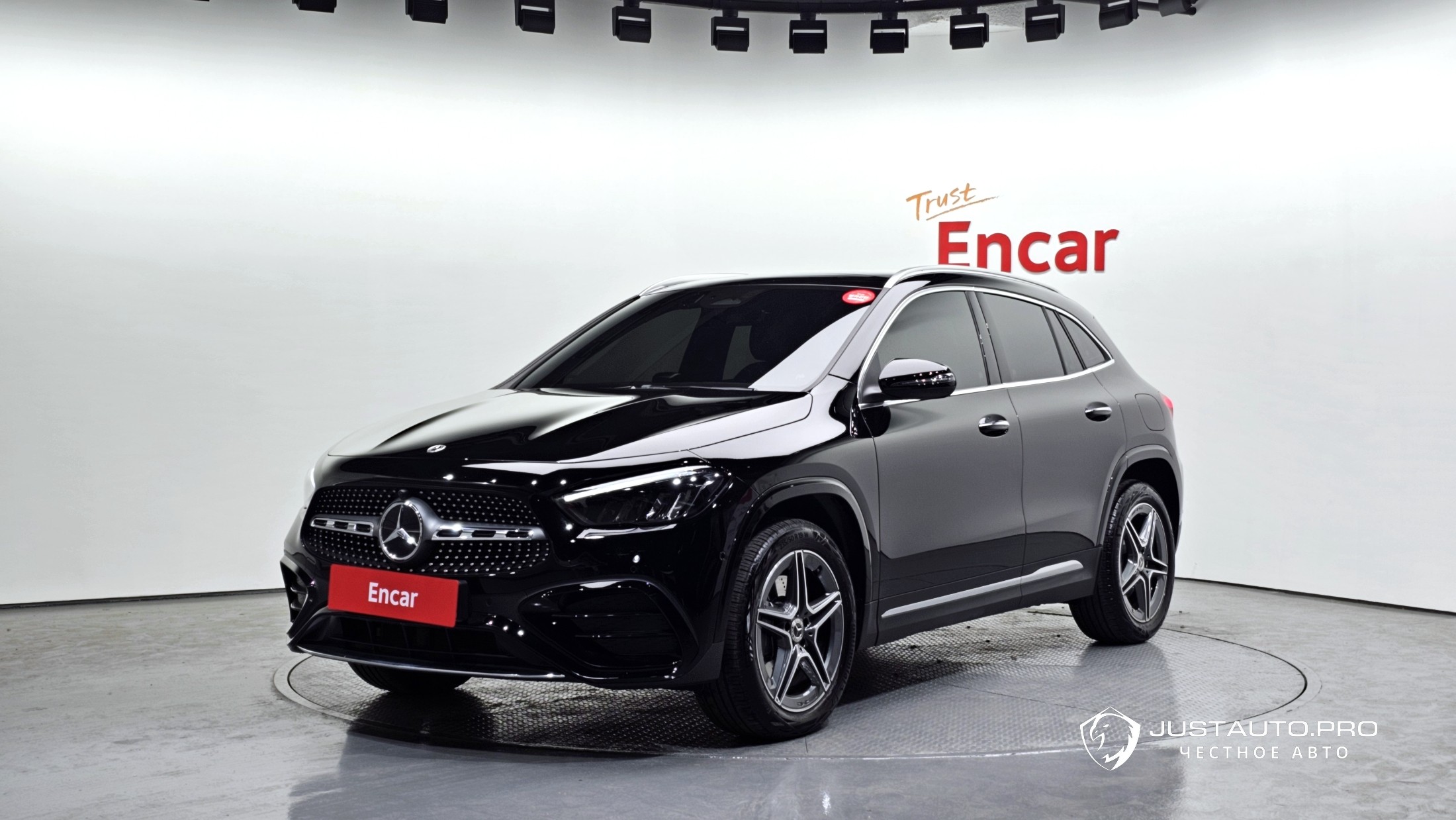 Автомобиль Mercedes-Benz GLA-Class
