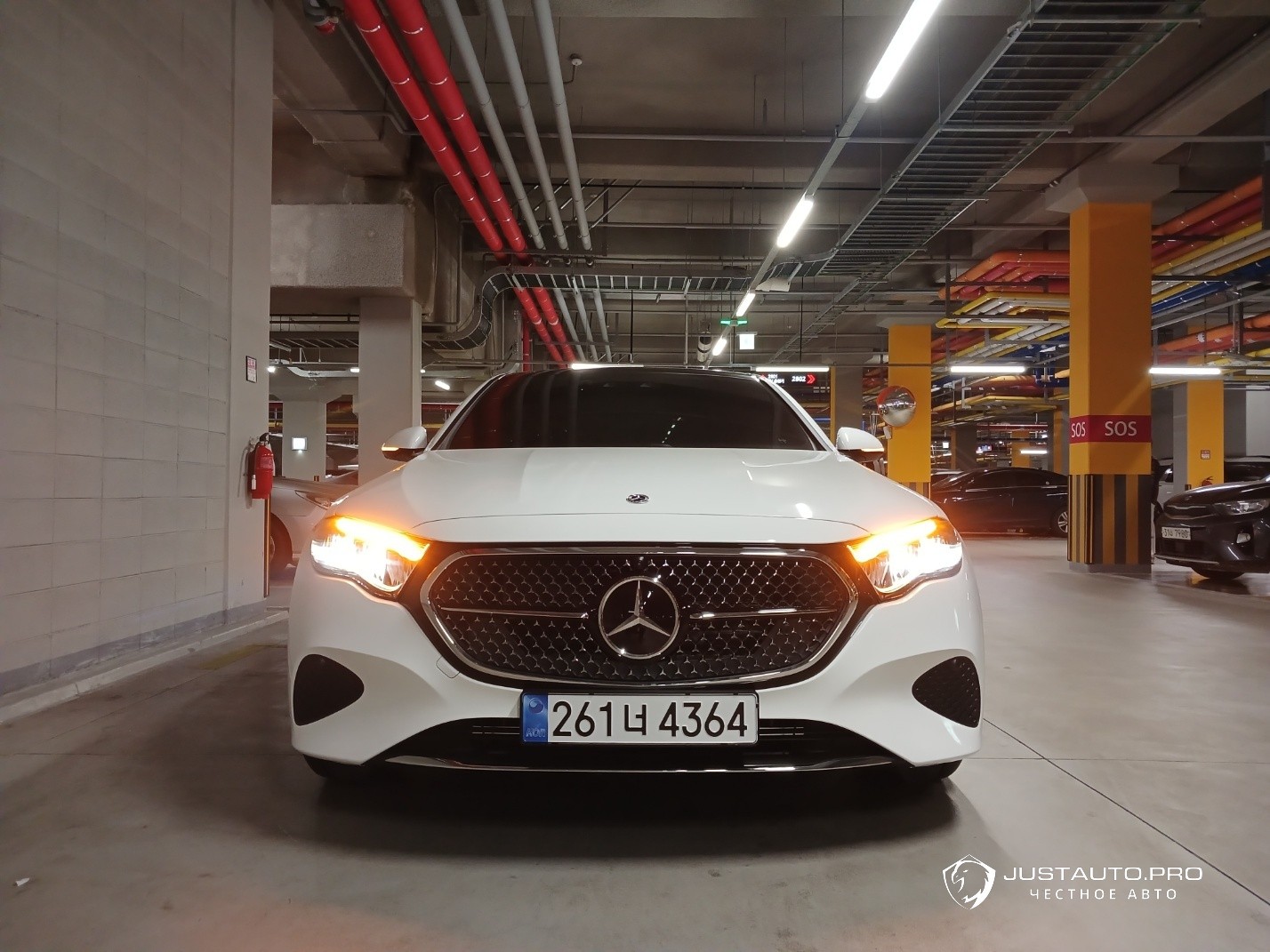 Автомобиль Mercedes-Benz E-Class