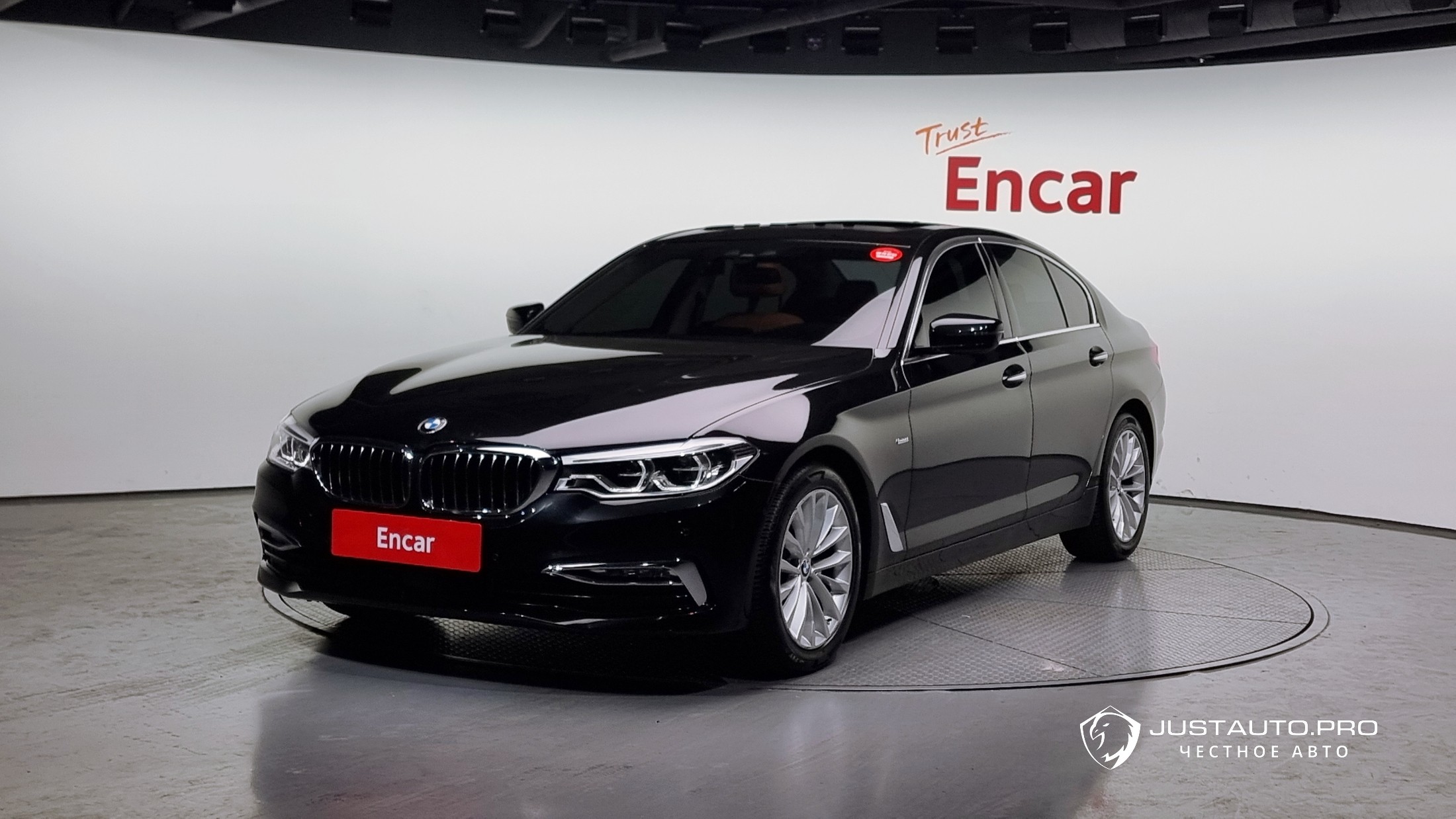 Автомобиль BMW 5-Series