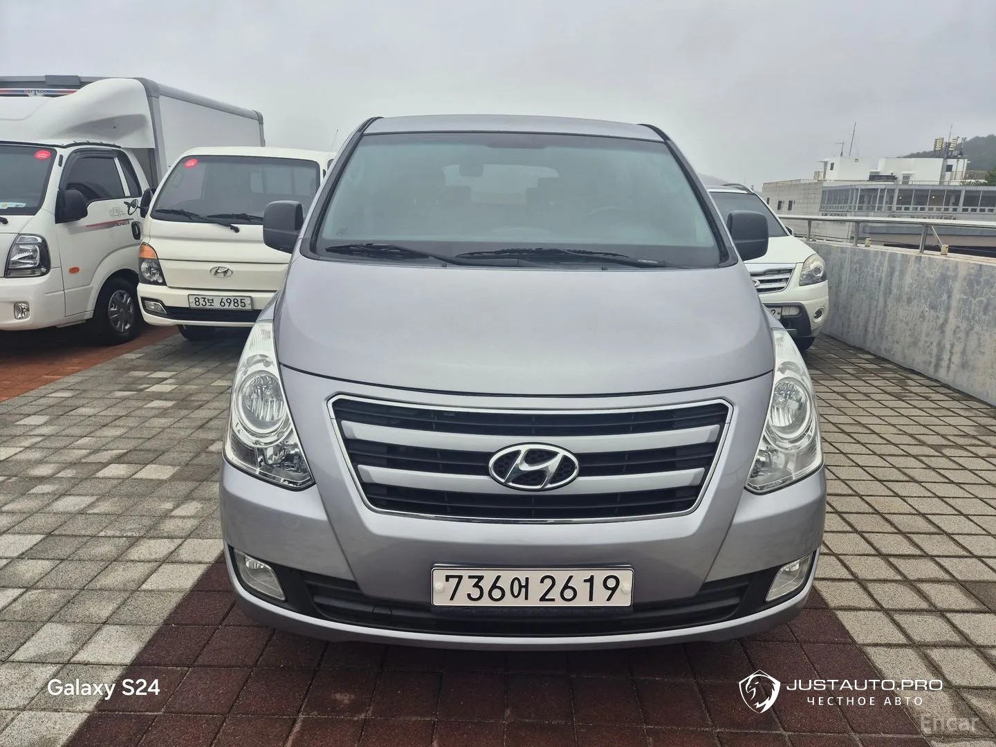 Автомобиль Hyundai Starex