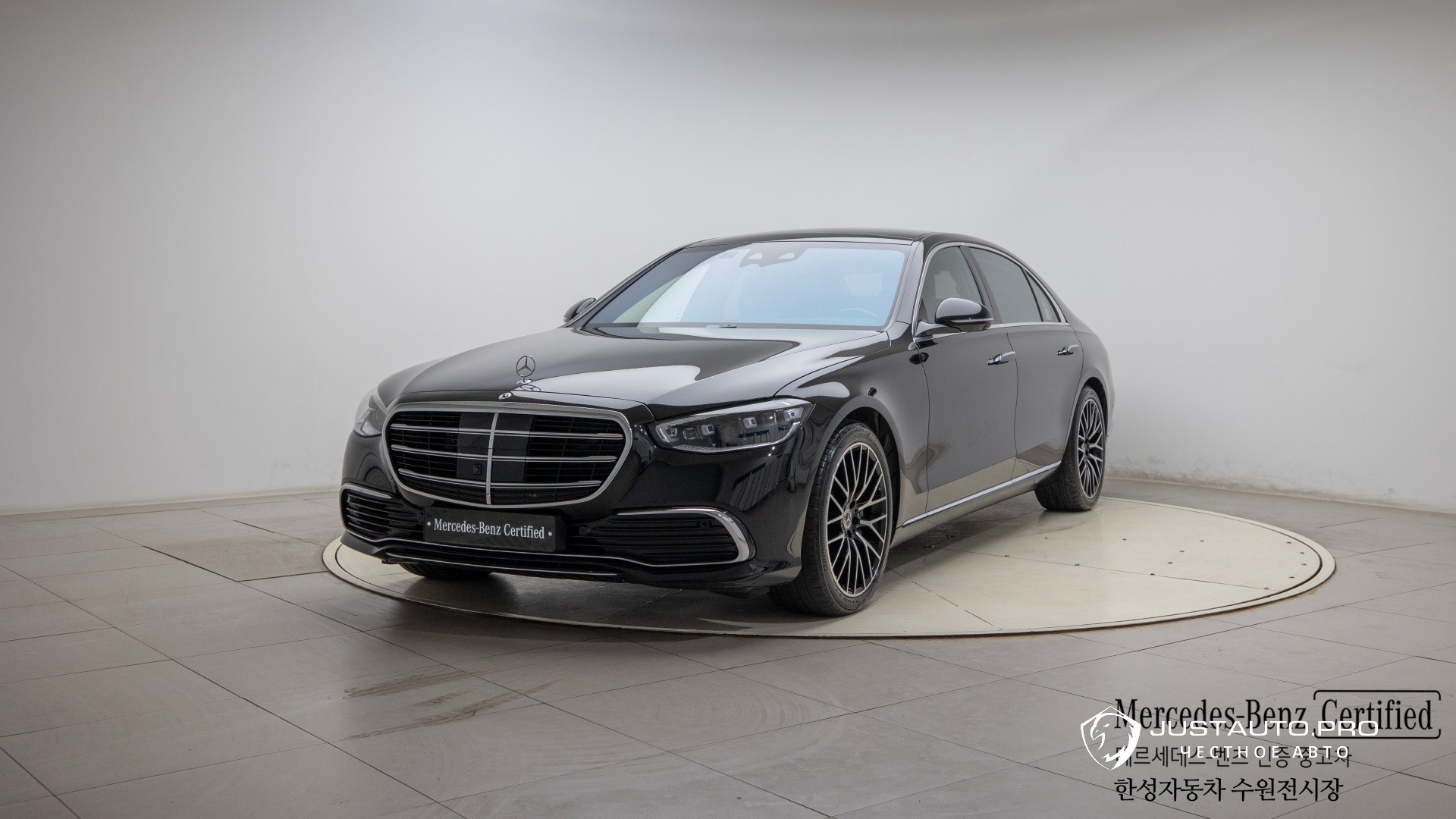 Автомобиль Mercedes-Benz S-Class