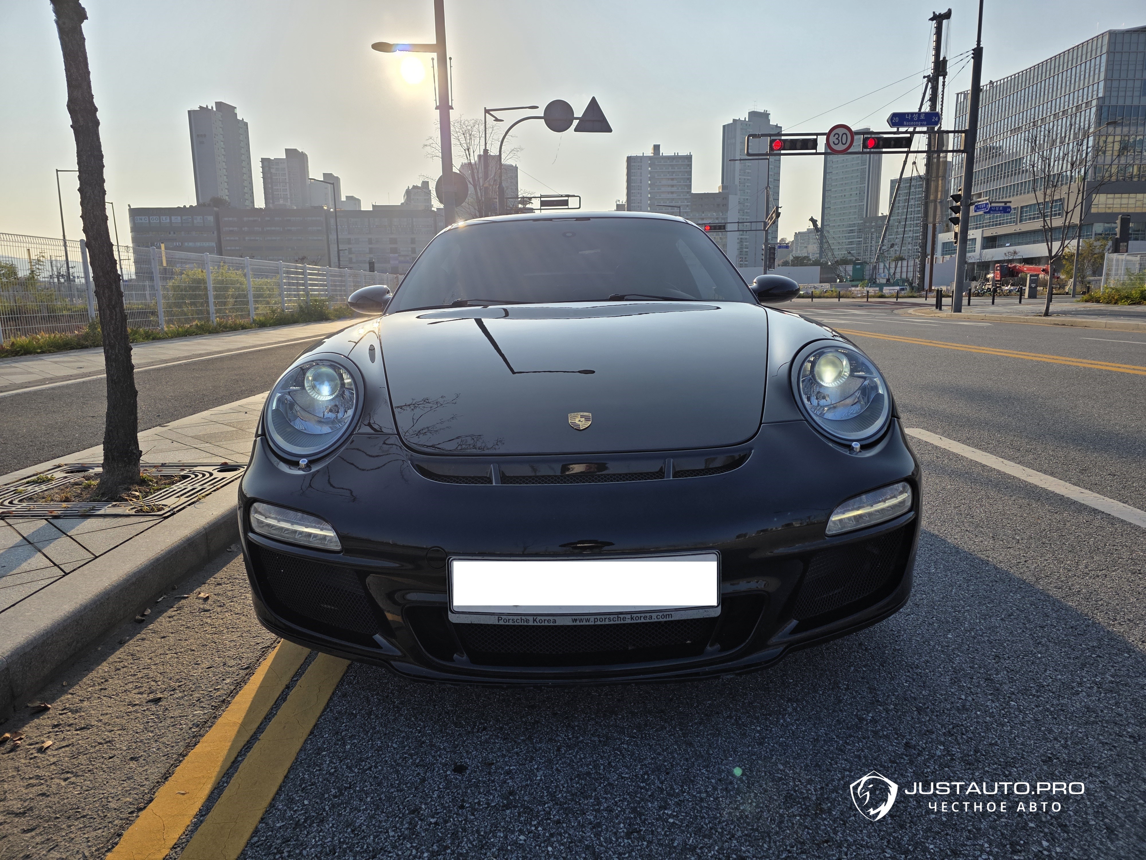 Автомобиль Porsche 911