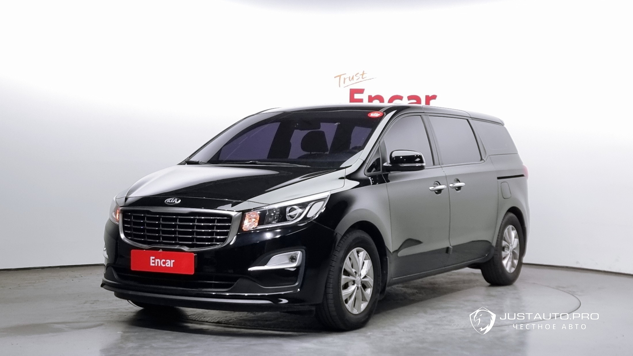 Автомобиль Kia Canival