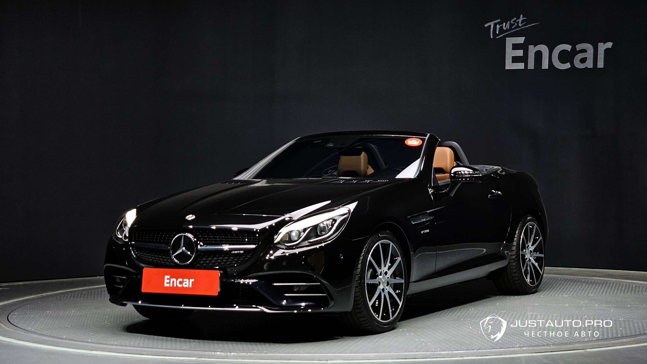 Автомобиль Mercedes-Benz SLC-Class