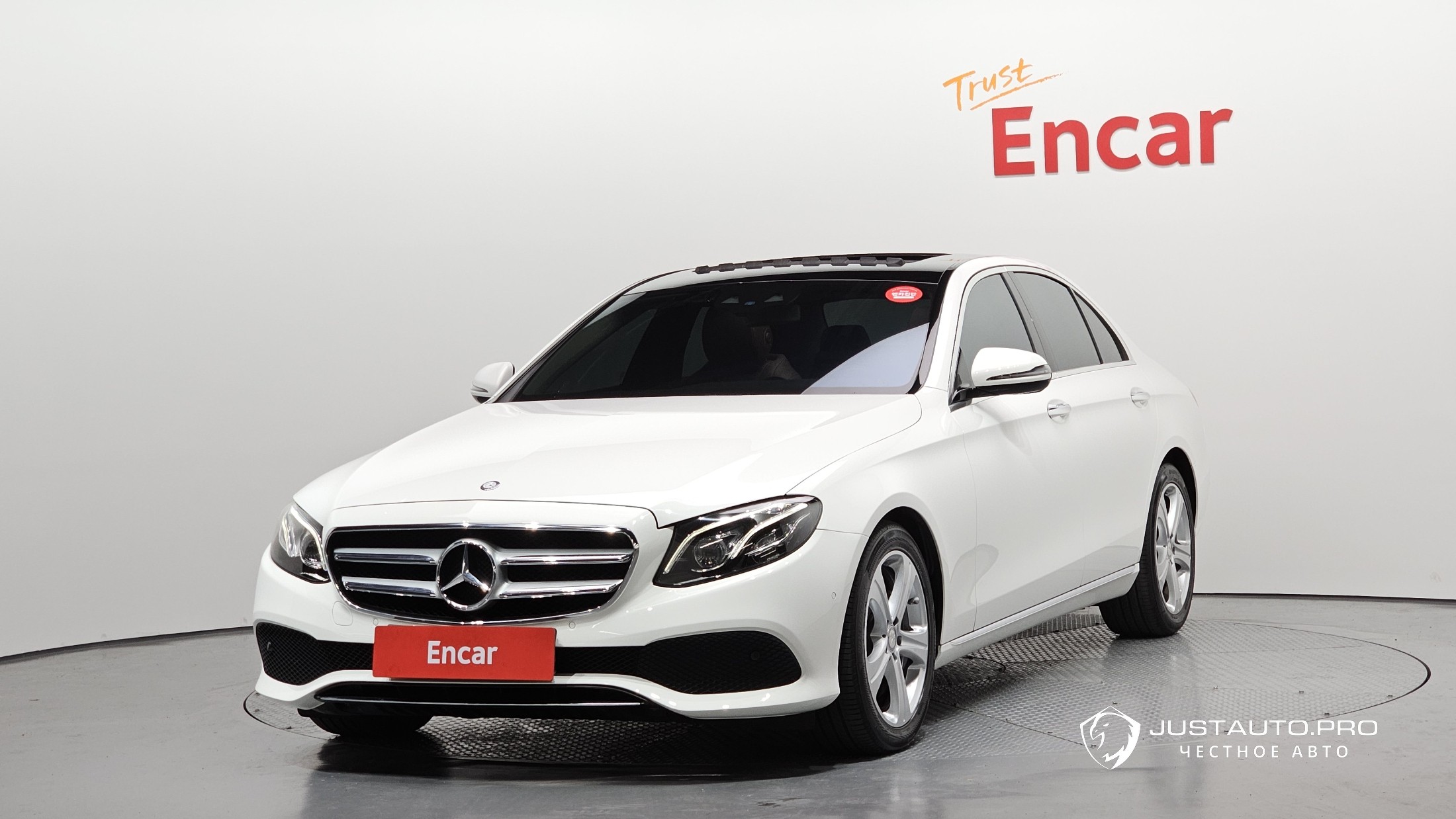 Автомобиль Mercedes-Benz E-Class