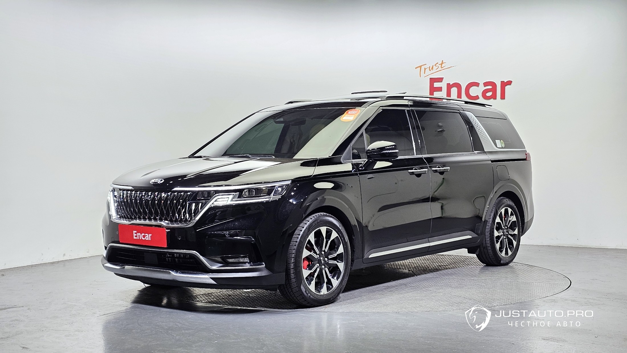 Автомобиль Kia Canival