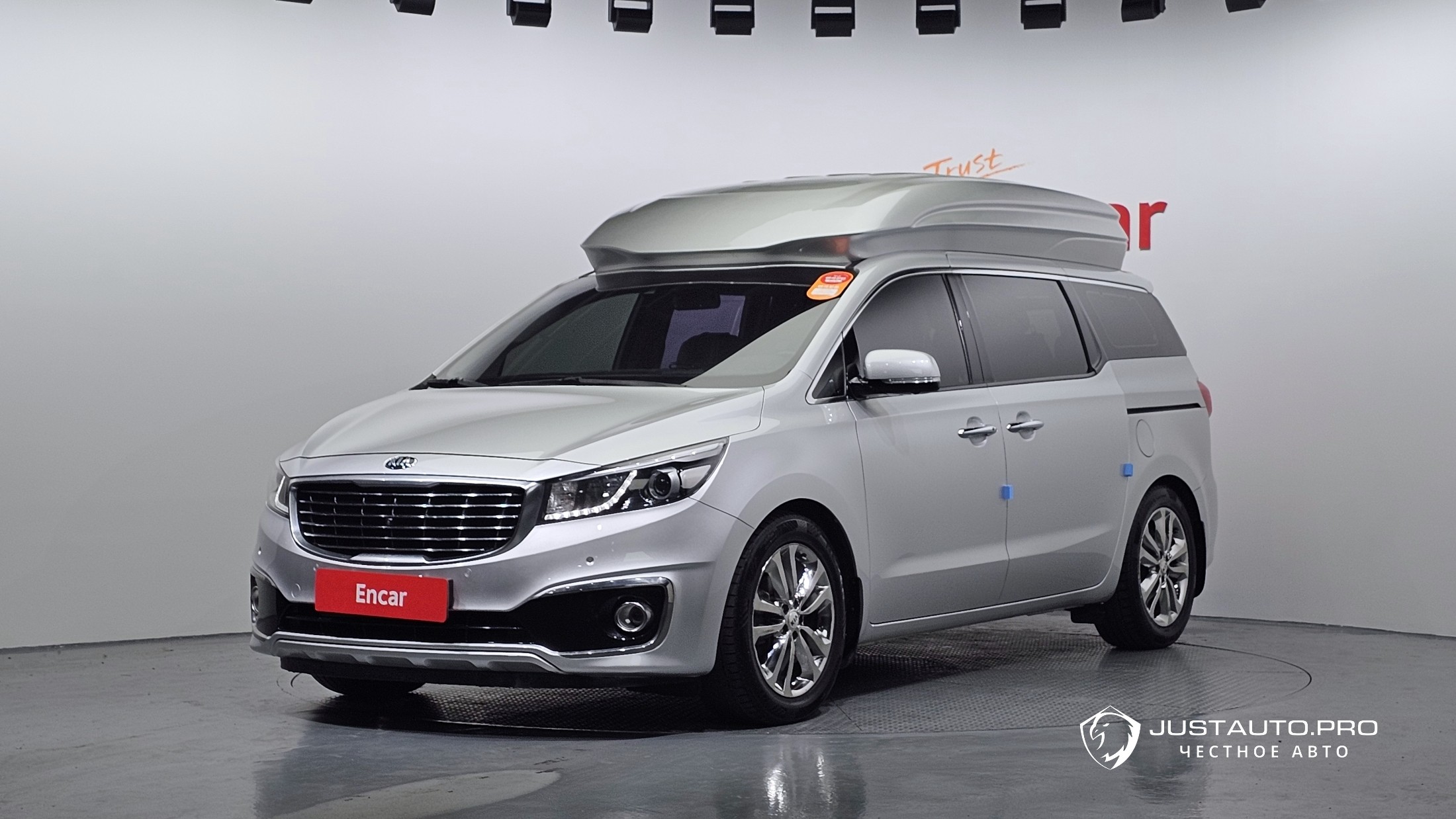 Автомобиль Kia Canival