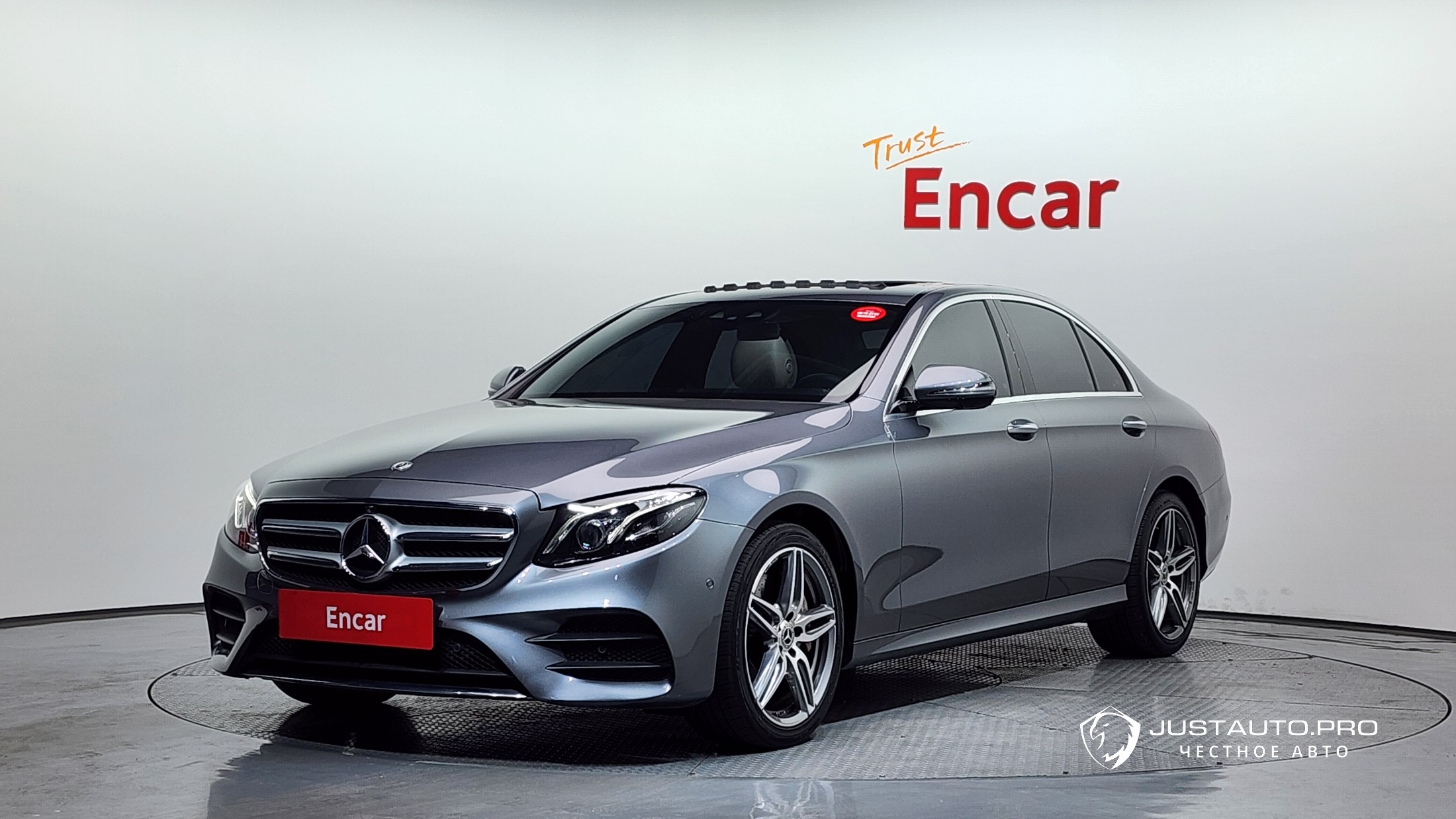 Автомобиль Mercedes-Benz E-Class