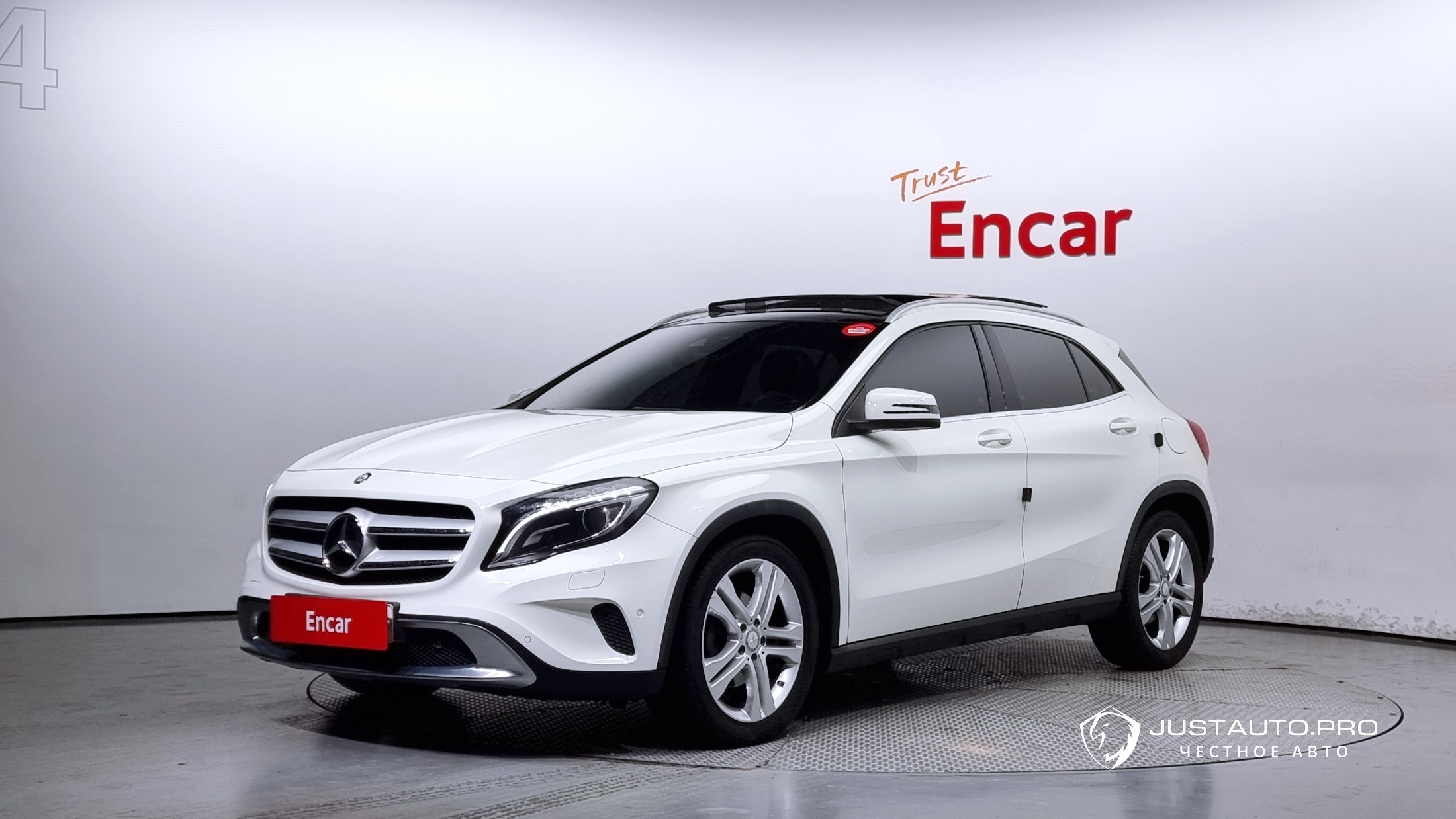 Автомобиль Mercedes-Benz GLA-Class