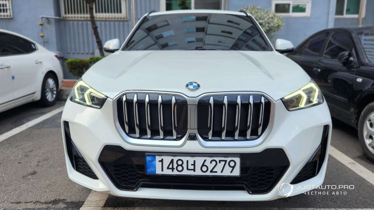 Автомобиль BMW X1