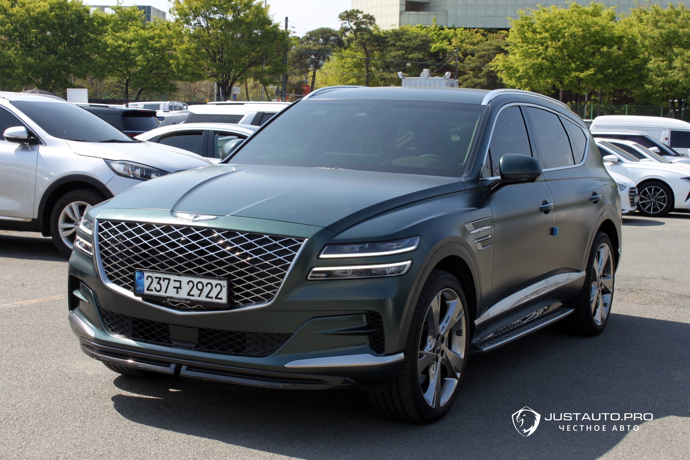 Автомобиль Genesis GV80