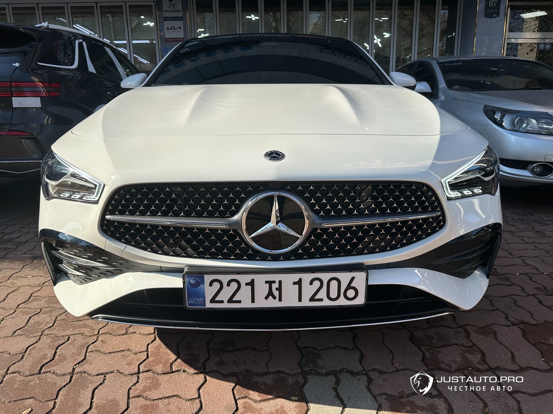 Автомобиль Mercedes-Benz CLA-Class