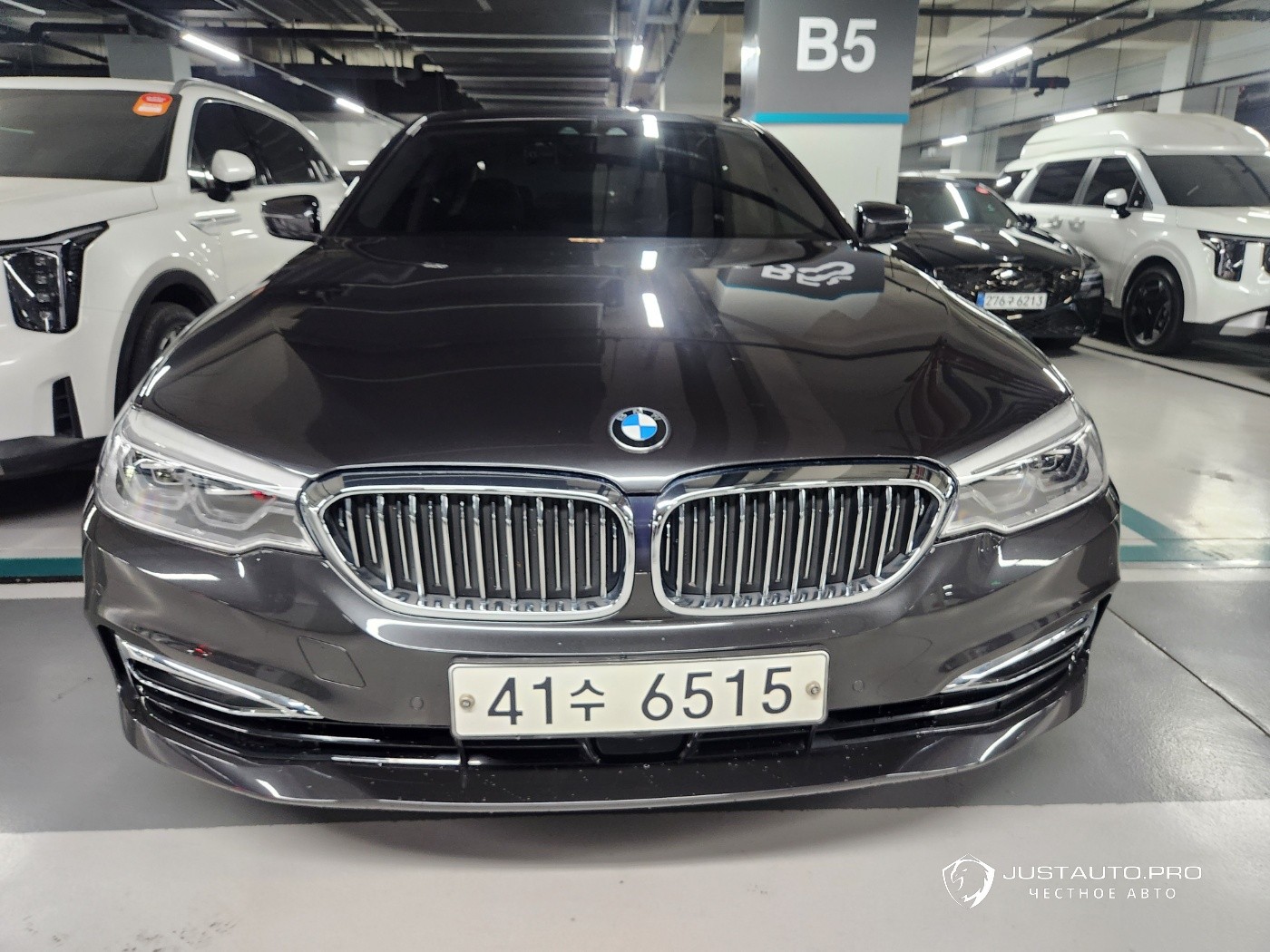 Автомобиль BMW 5-Series
