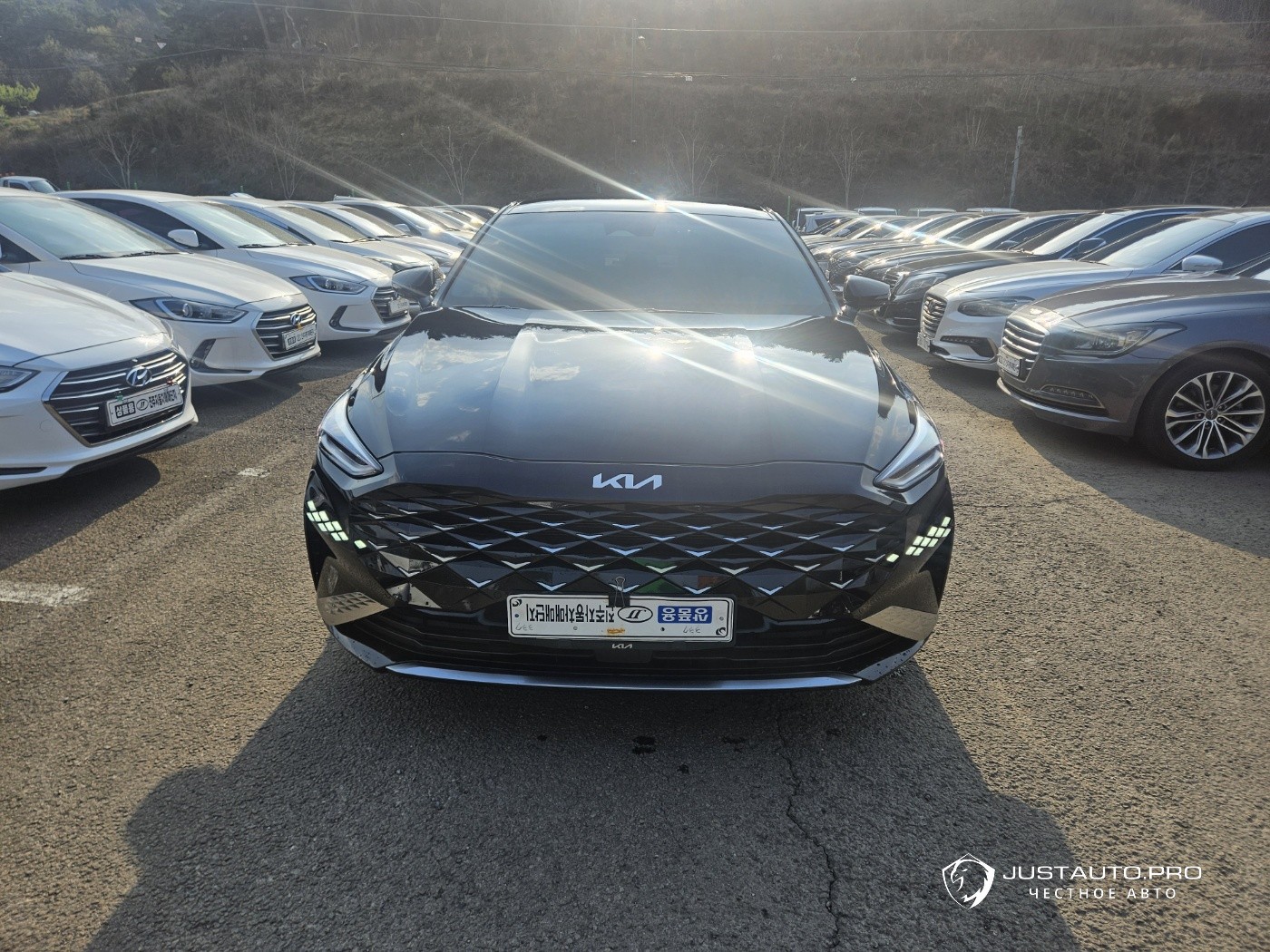 Автомобиль Kia K8