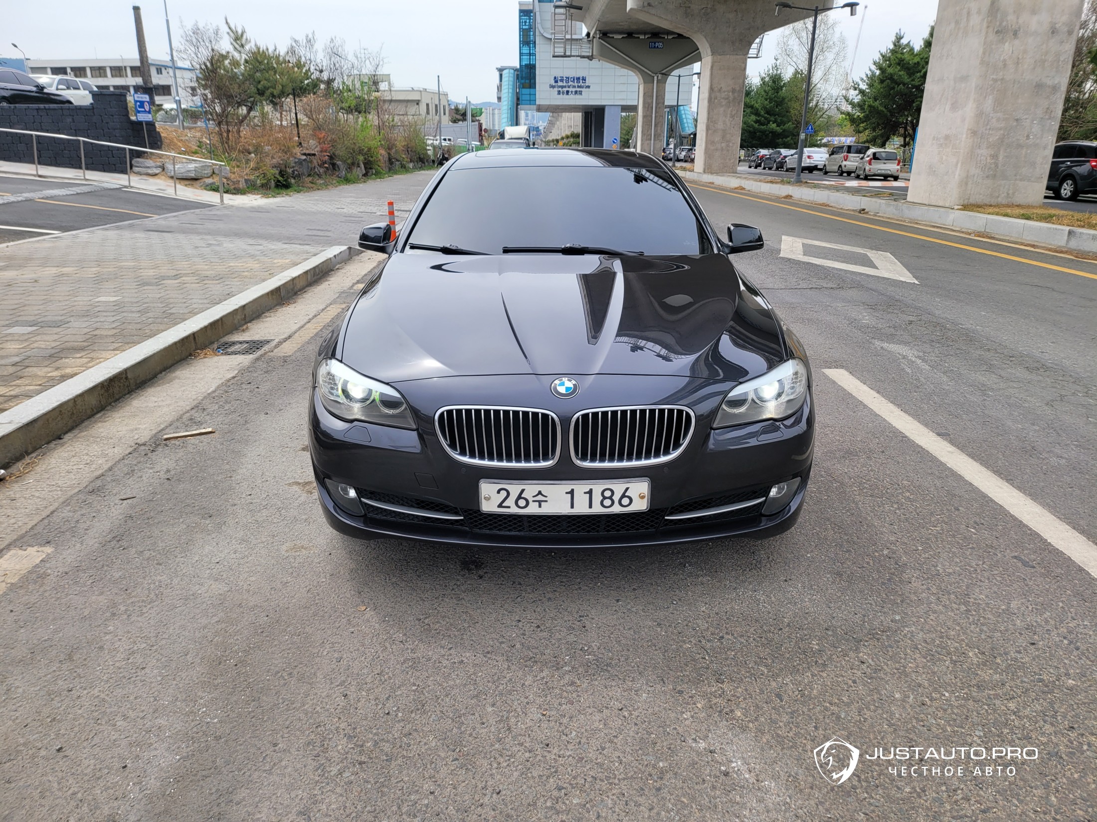 Автомобиль BMW 5-Series