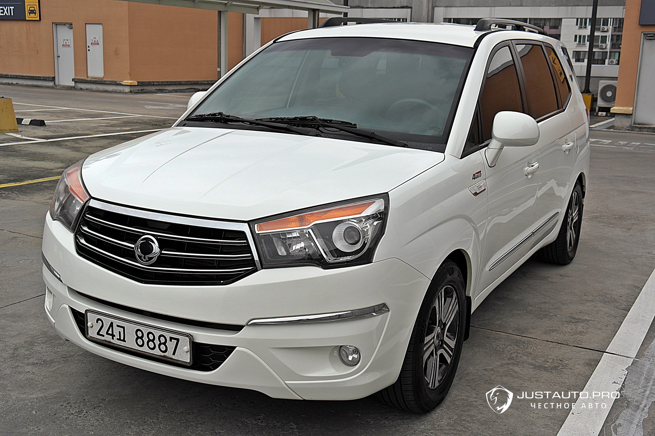 Автомобиль KG_Mobility_Ssangyong KORANDO