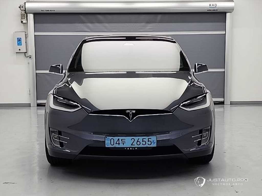 Автомобиль Tesla Model X