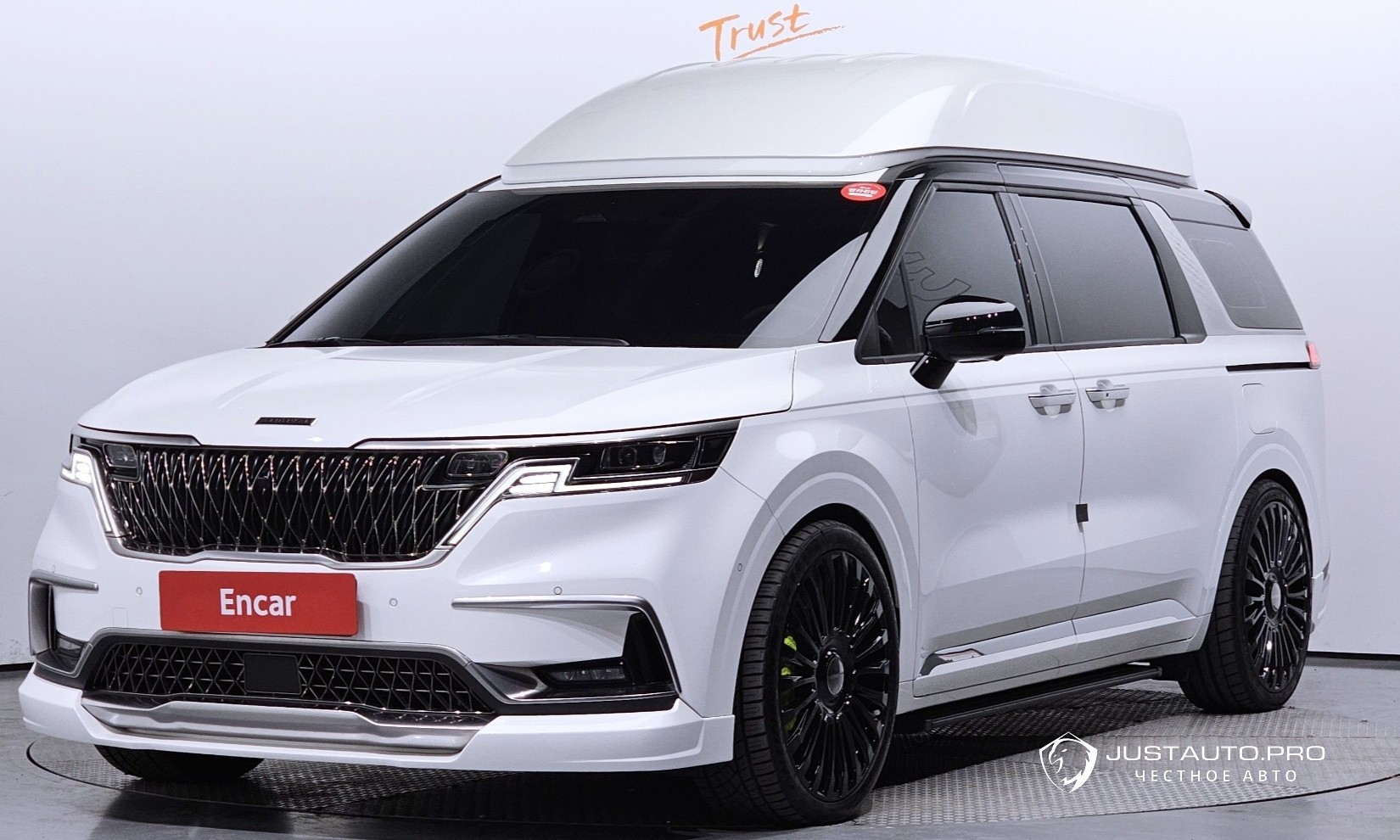 Автомобиль Kia Canival